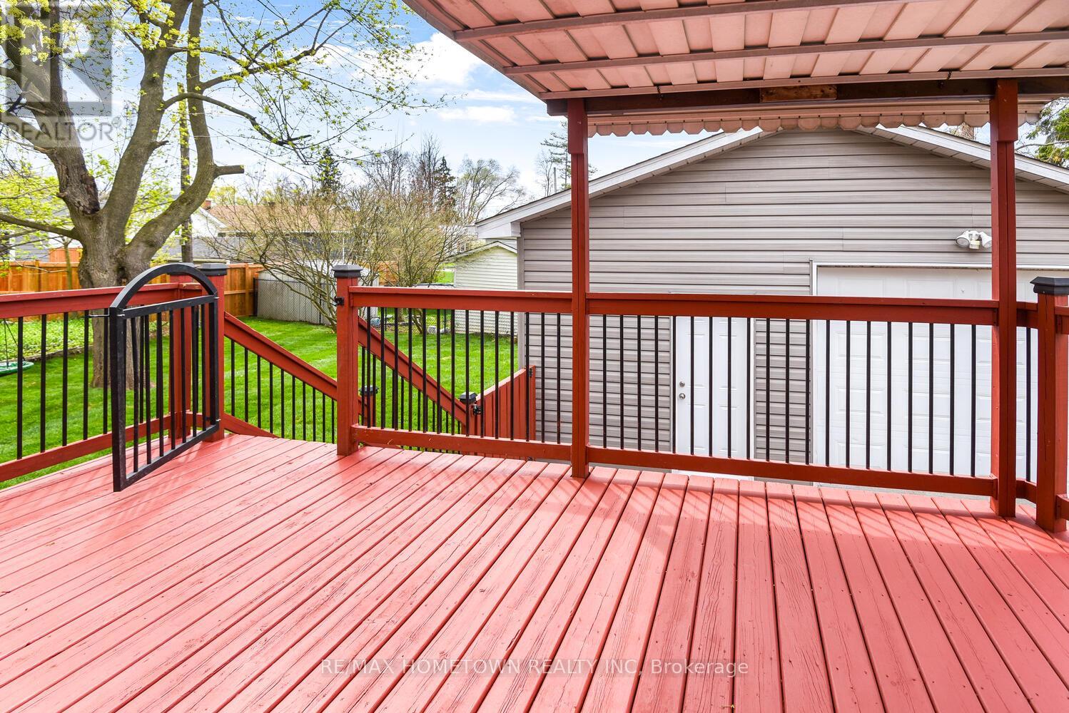 Photo 16 of 4 Otter Drive, Brockville ON