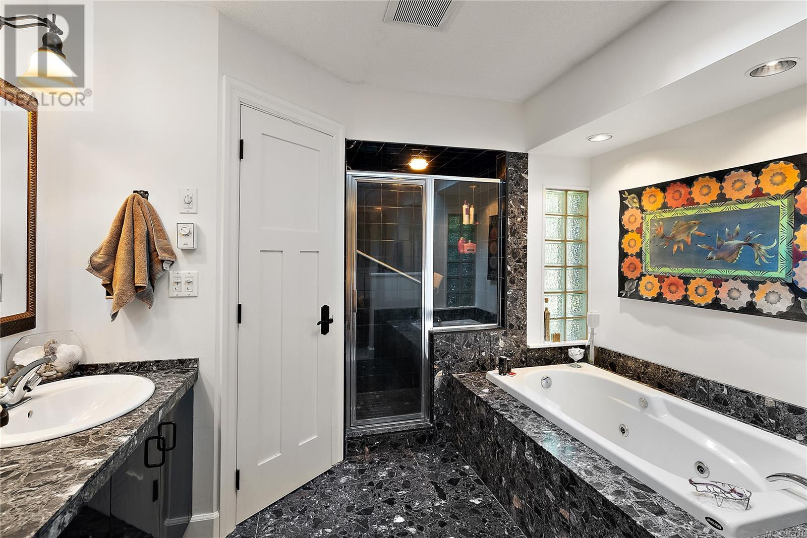  4813 Sea Ridge Drive, Saanich