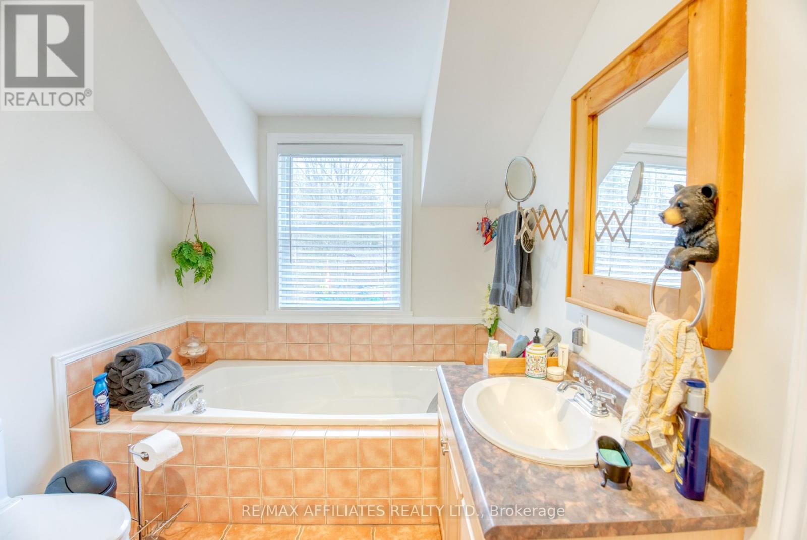 Photo 20 of 133 Swan Lane N, Rideau Lakes ON
