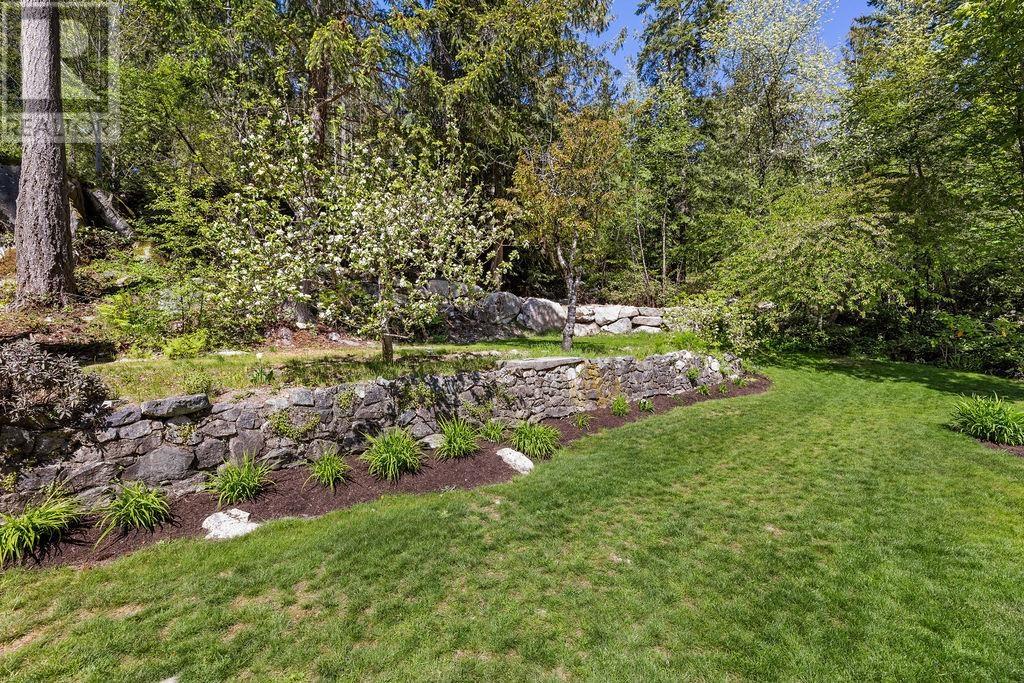 1544 HENDERSON AVENUE, Roberts Creek