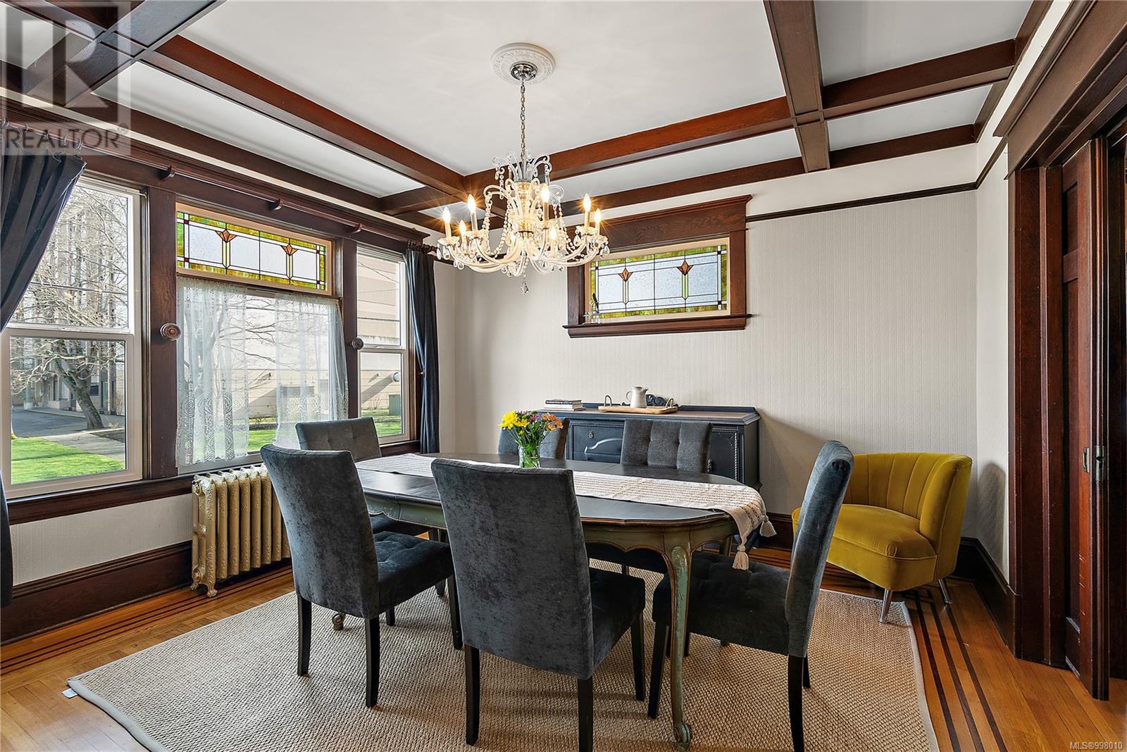 Photo 9 of 329 Simcoe St, Victoria BC