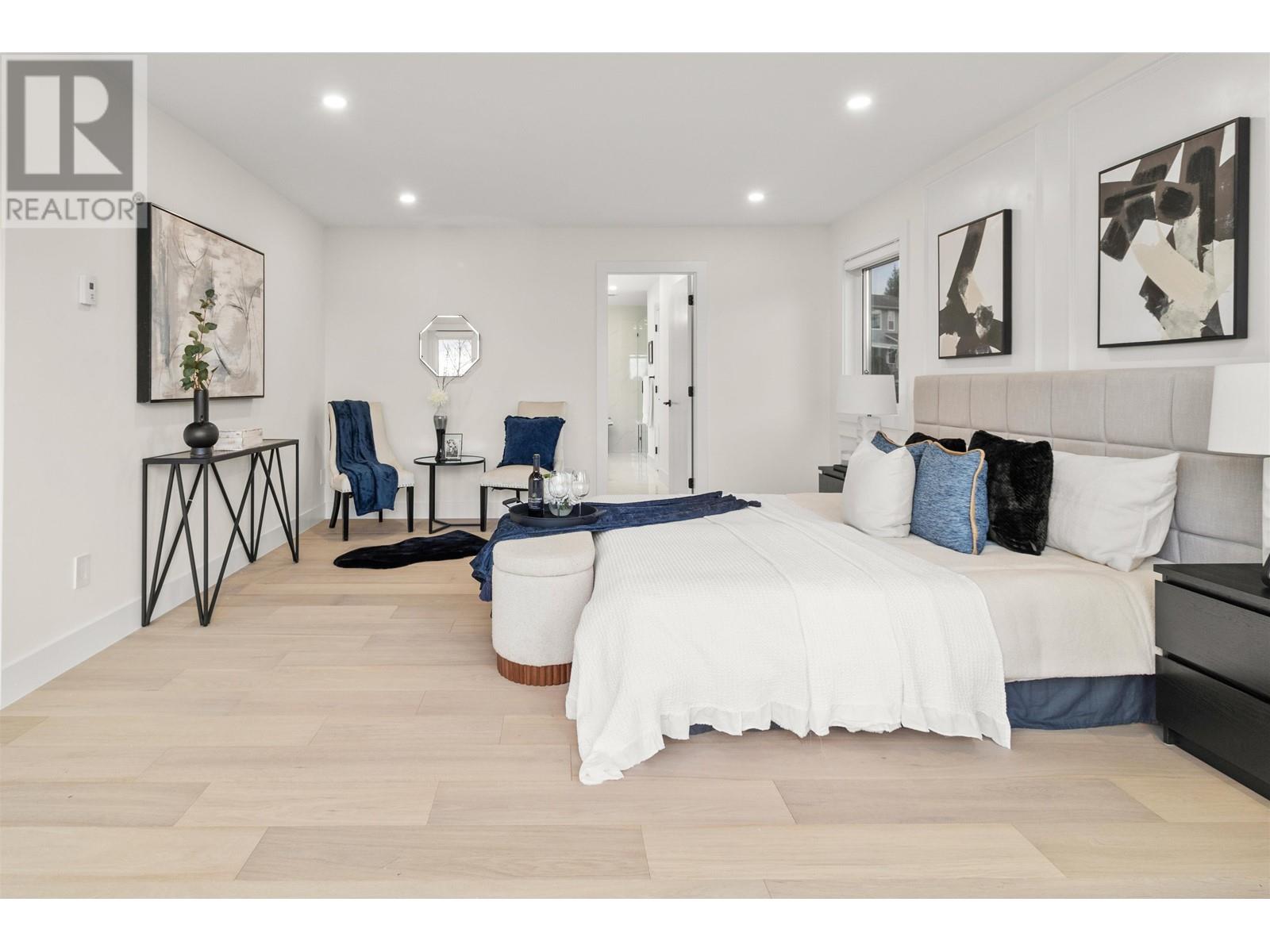 970 LAUREL COURT, Coquitlam