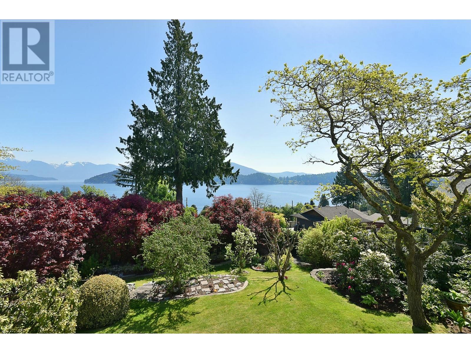 590-592 N FLETCHER ROAD, Gibsons