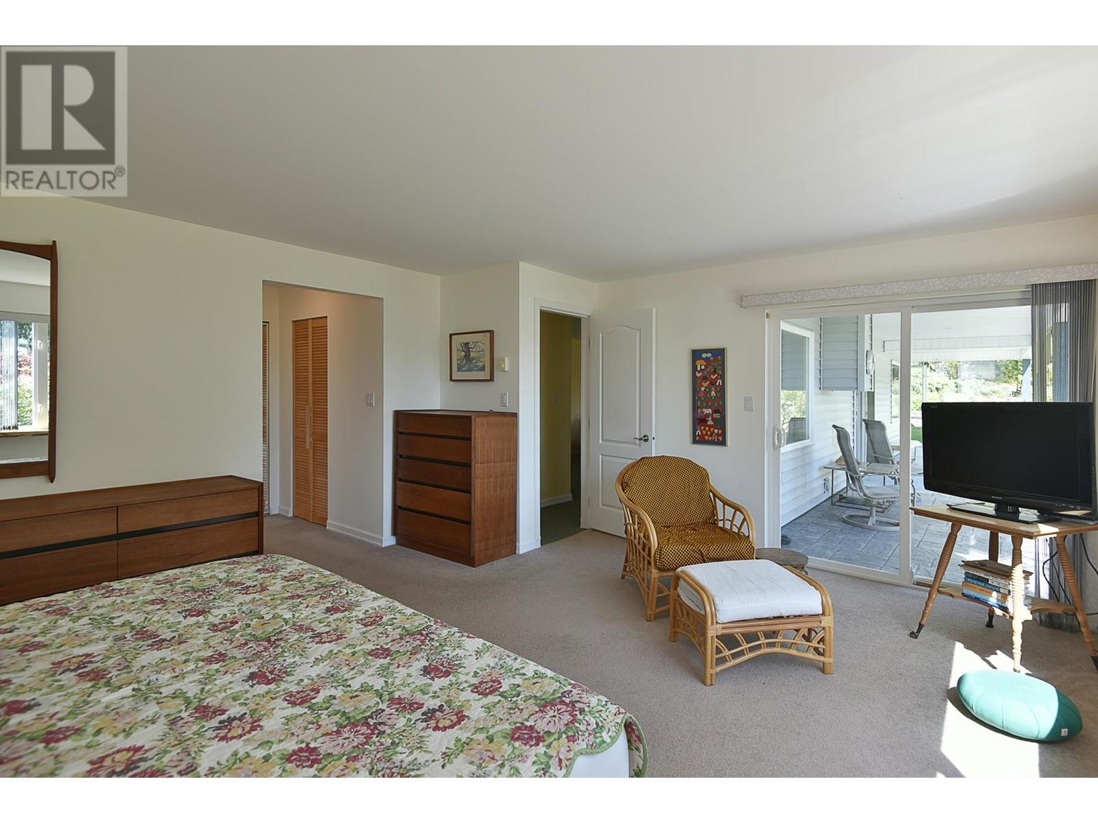 590-592 N FLETCHER ROAD, Gibsons