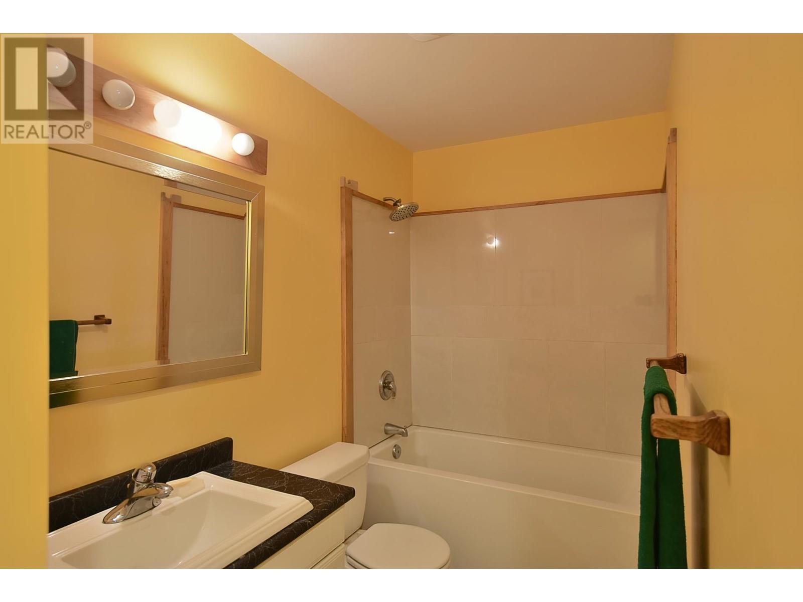 590-592 N FLETCHER ROAD, Gibsons