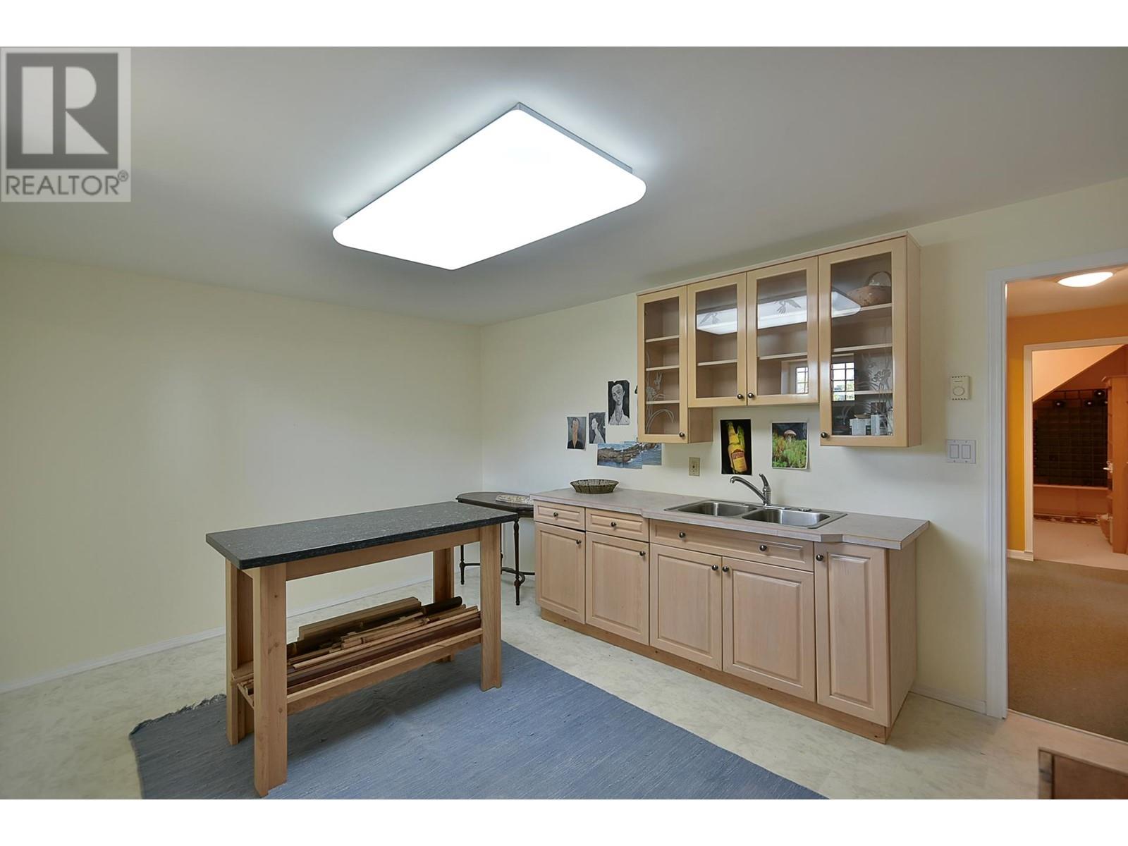 590-592 N FLETCHER ROAD, Gibsons