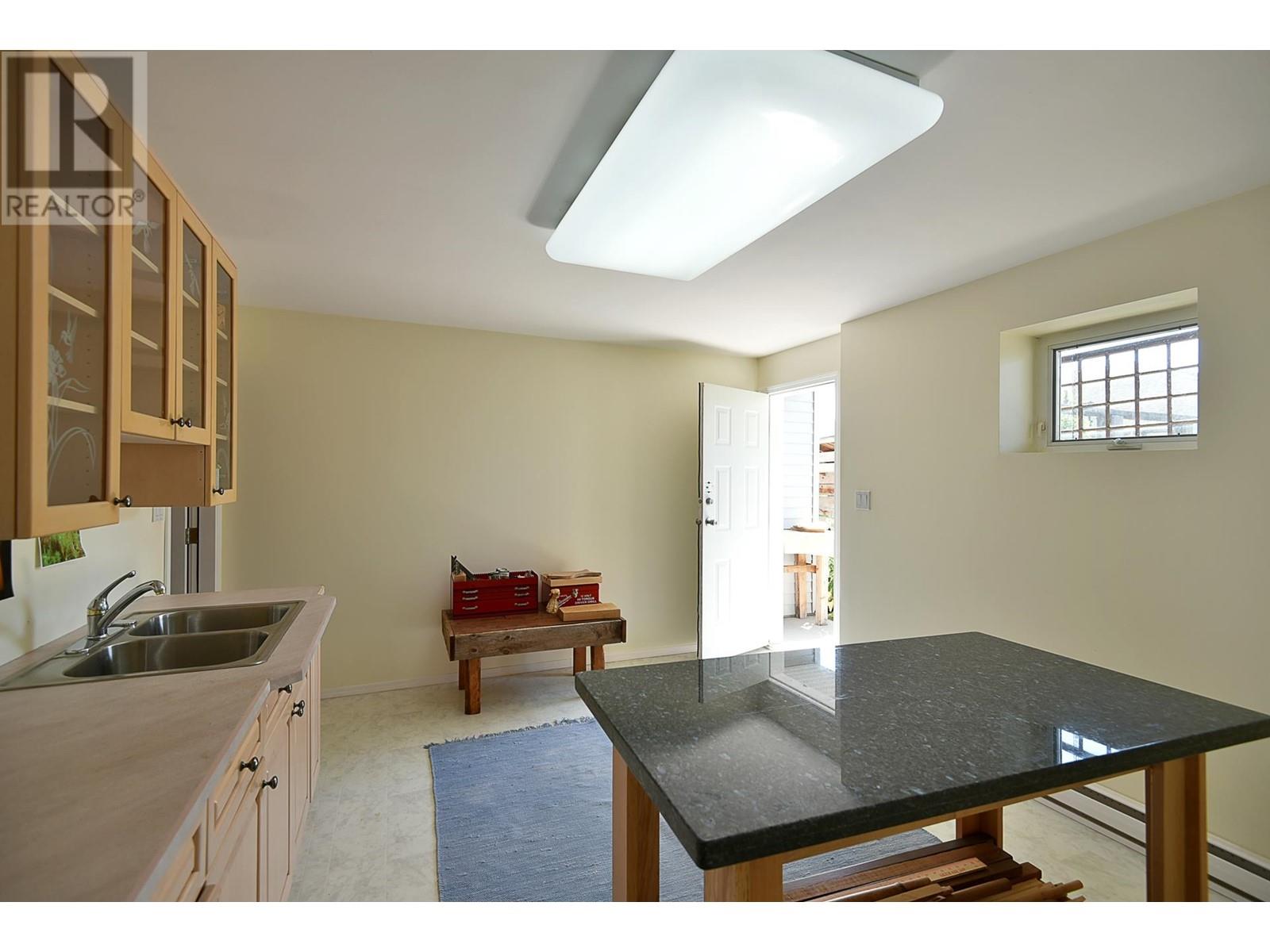 590-592 N FLETCHER ROAD, Gibsons