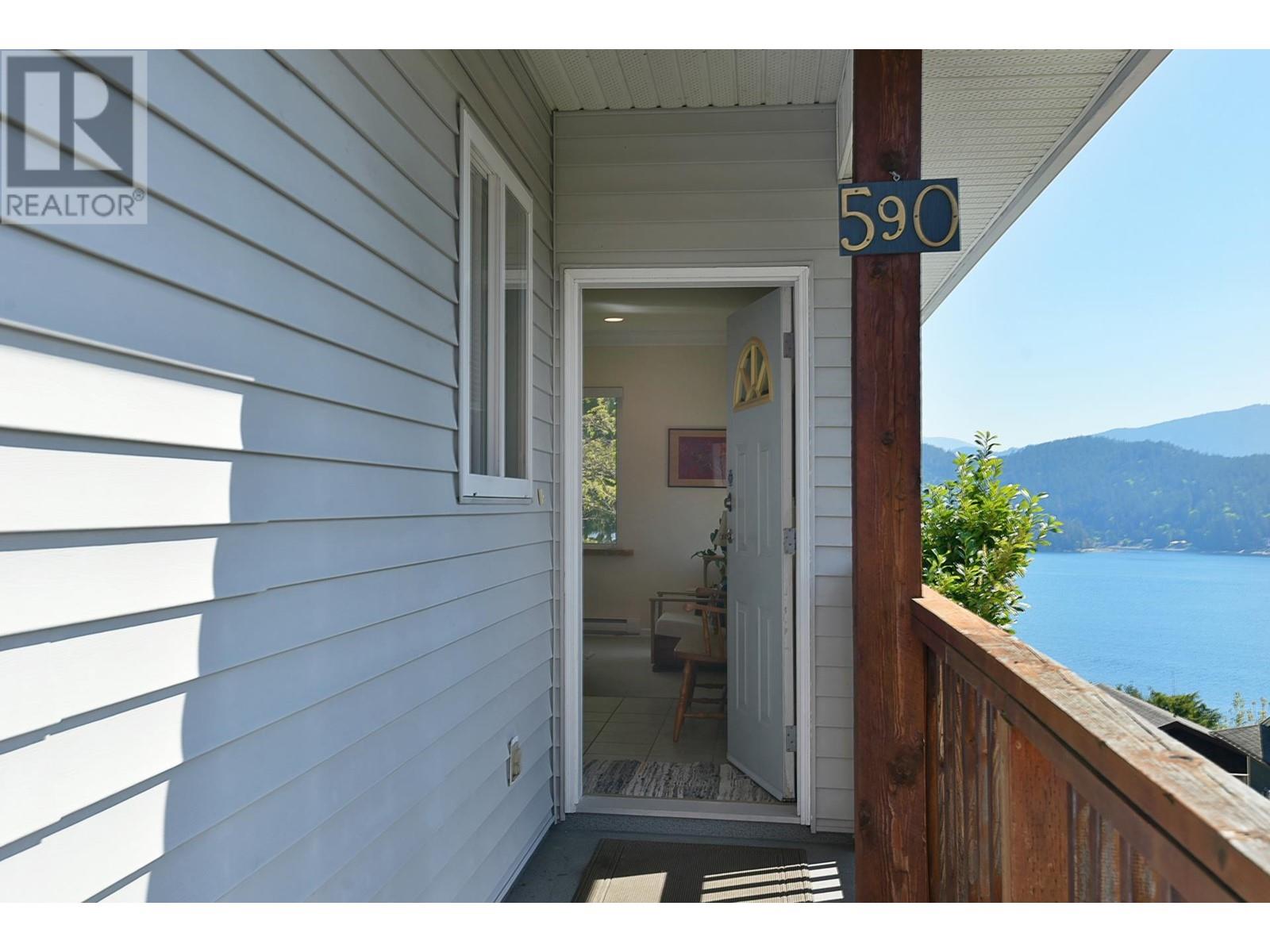 590-592 N FLETCHER ROAD, Gibsons