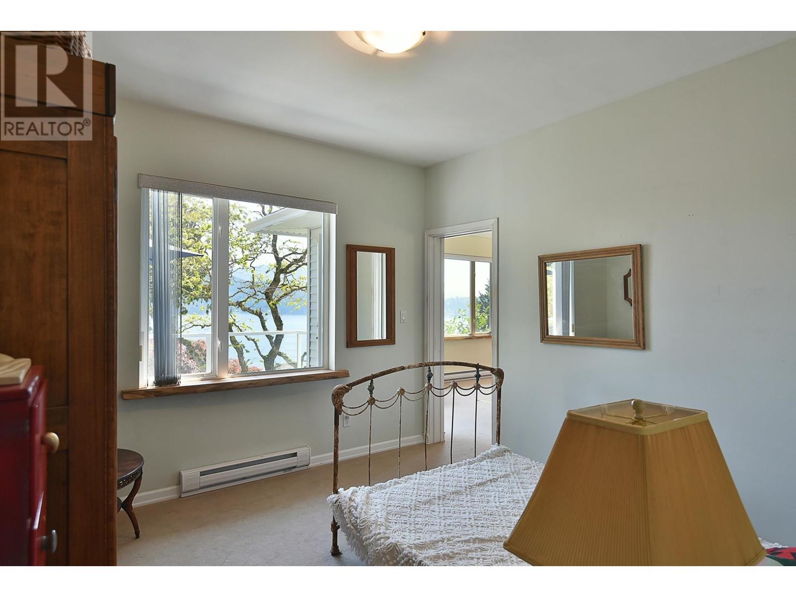 590-592 N FLETCHER ROAD, Gibsons