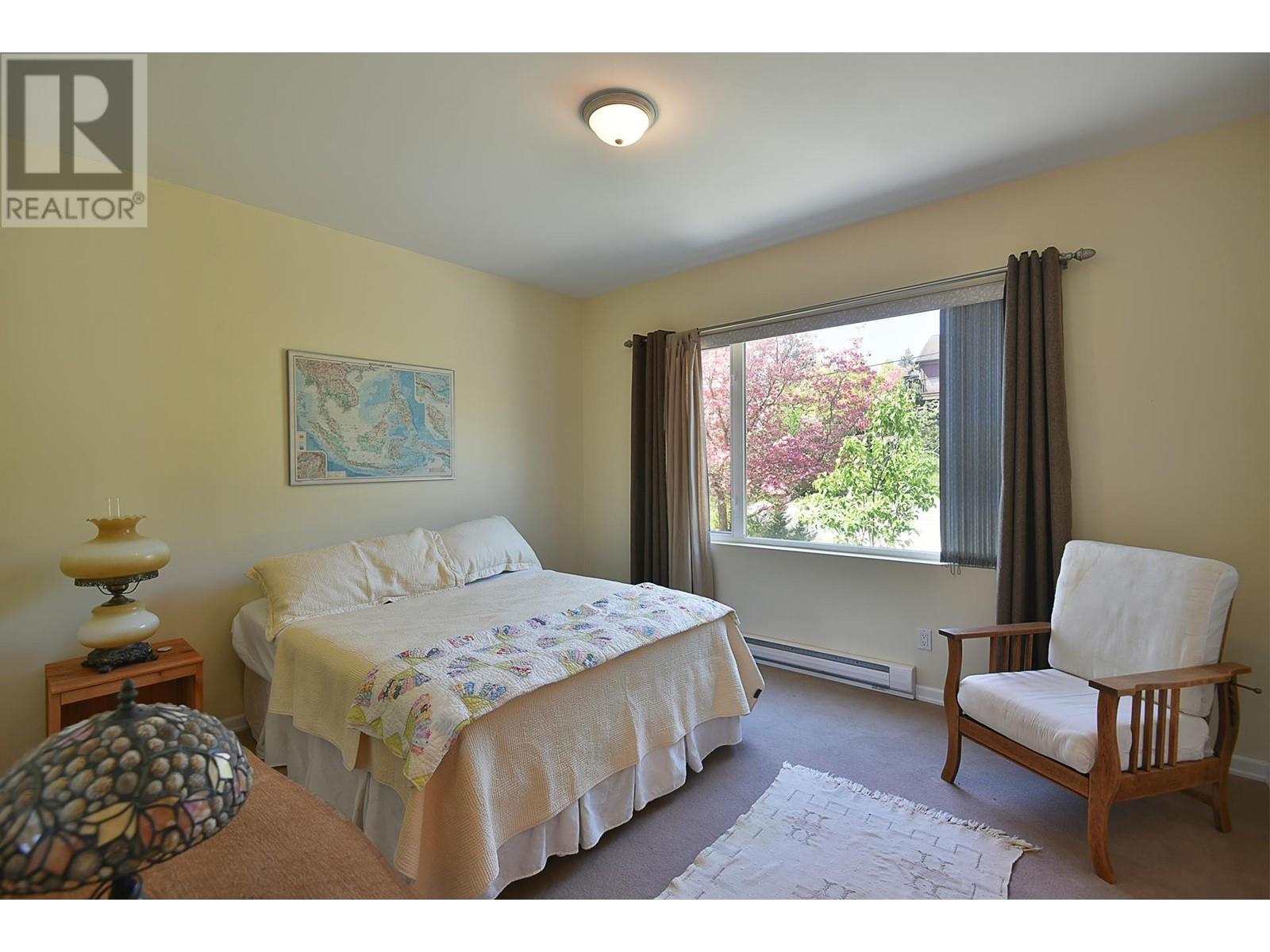 590-592 N FLETCHER ROAD, Gibsons