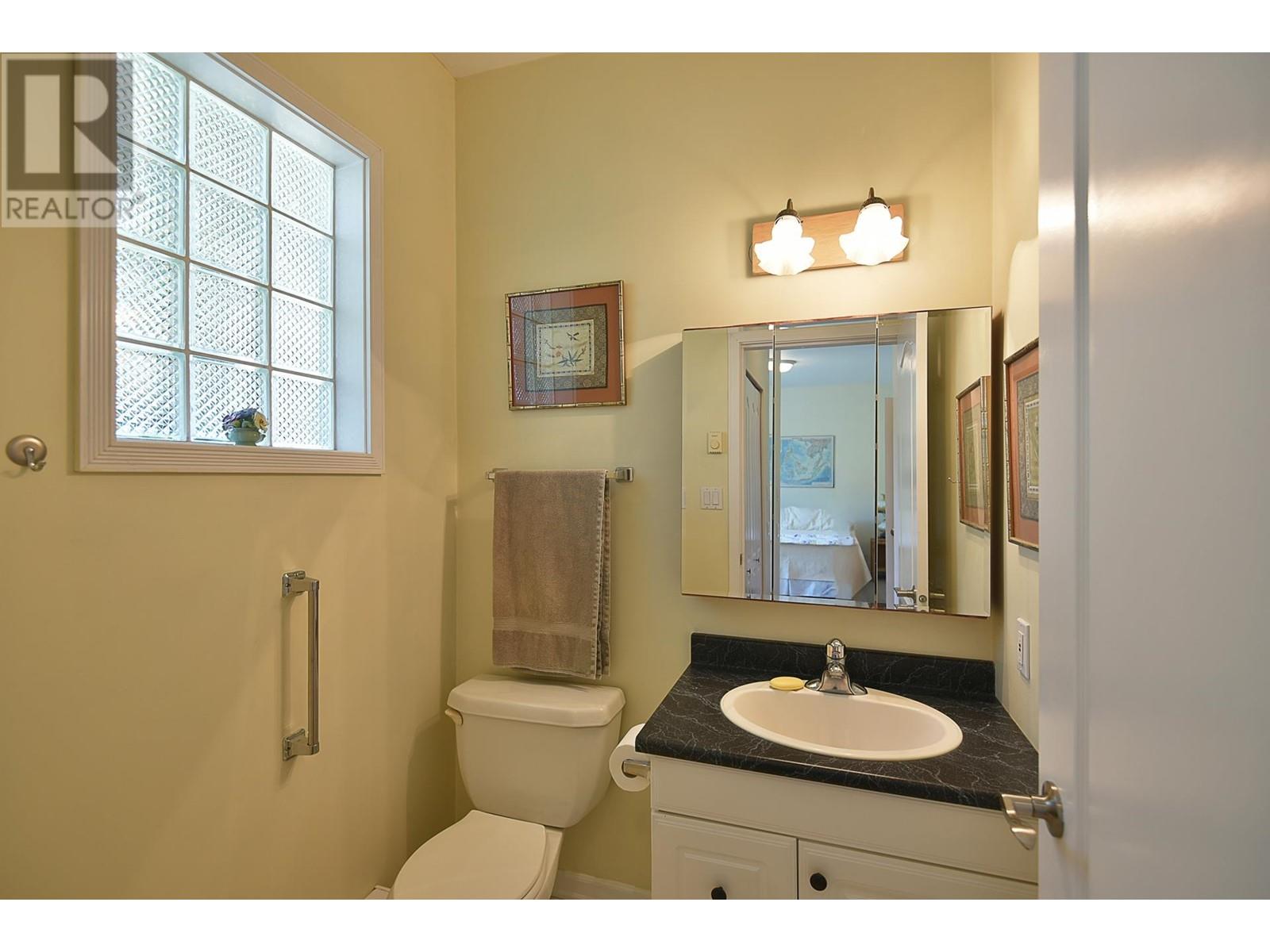 590-592 N FLETCHER ROAD, Gibsons