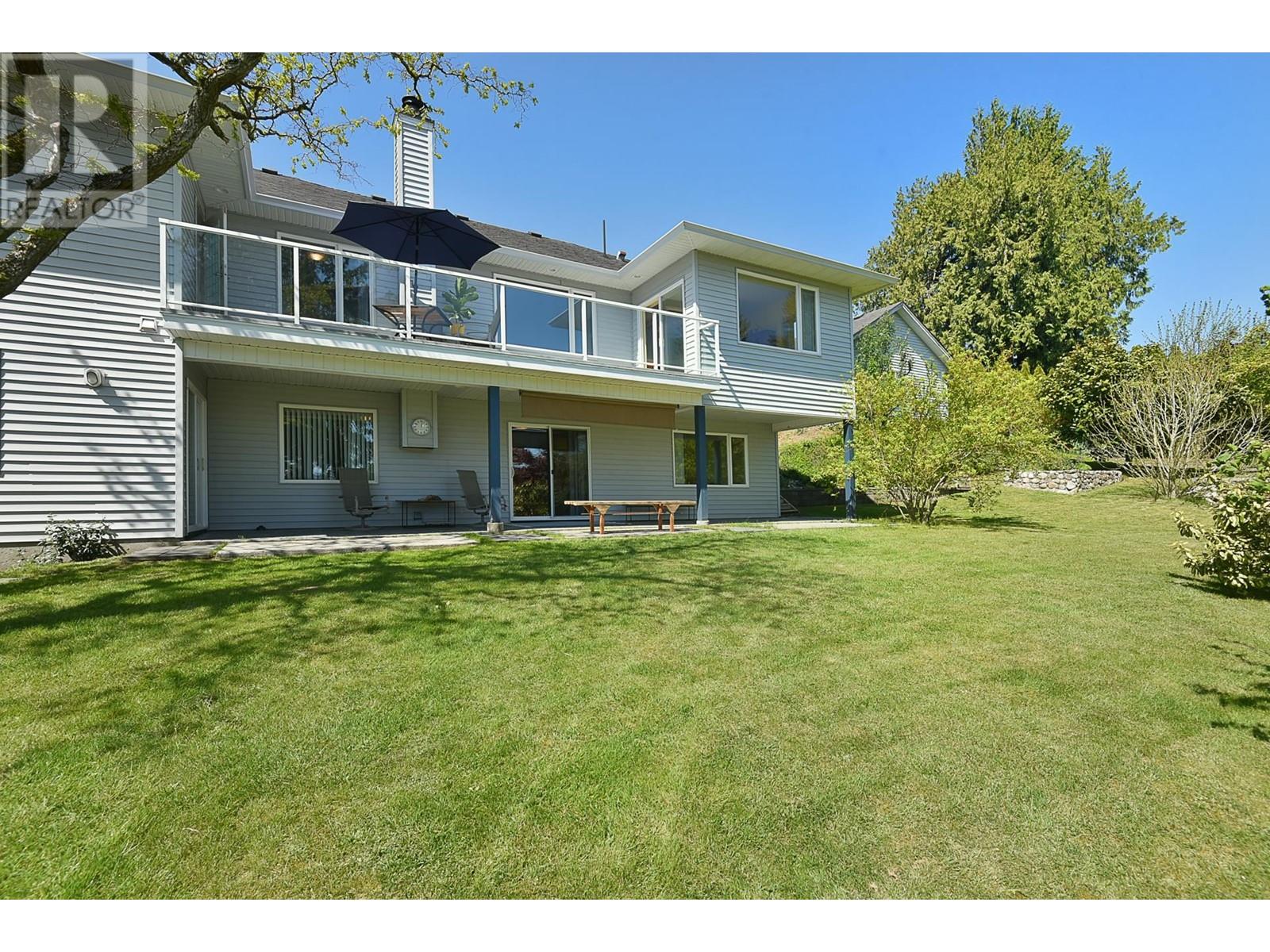 590-592 N FLETCHER ROAD, Gibsons