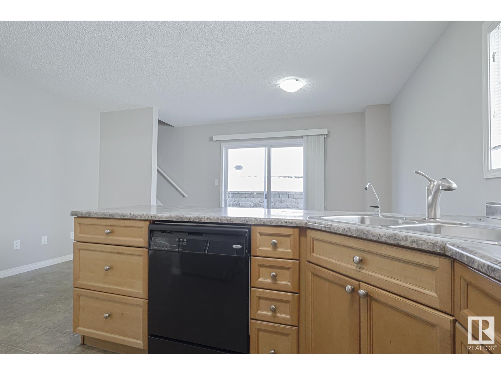#21 130 HYNDMAN CR NW, Edmonton