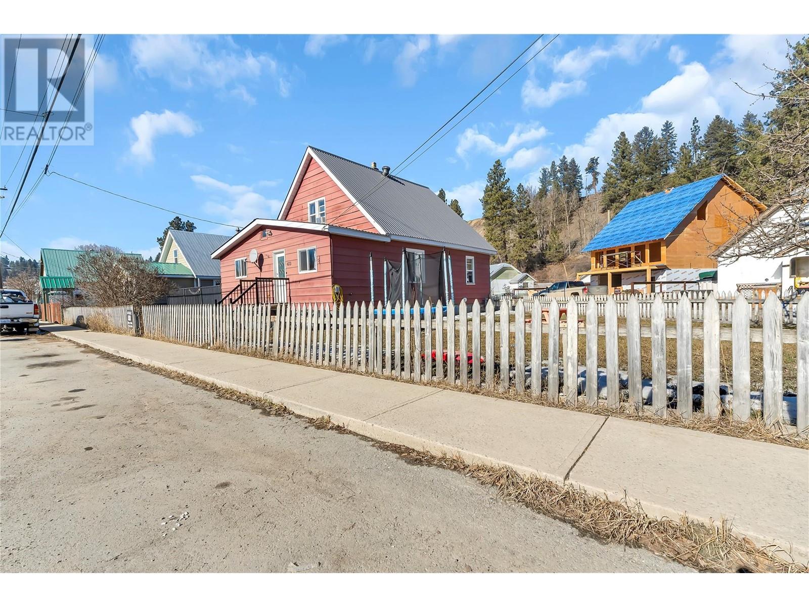 423 SIMILKAMEEN Avenue, Princeton