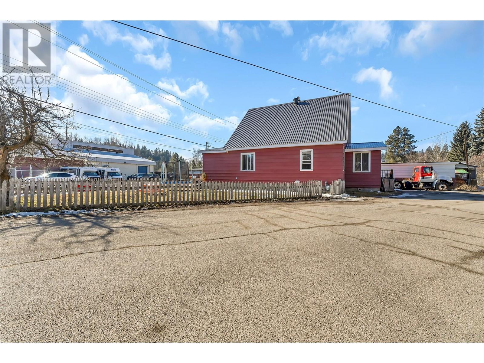 423 SIMILKAMEEN Avenue, Princeton