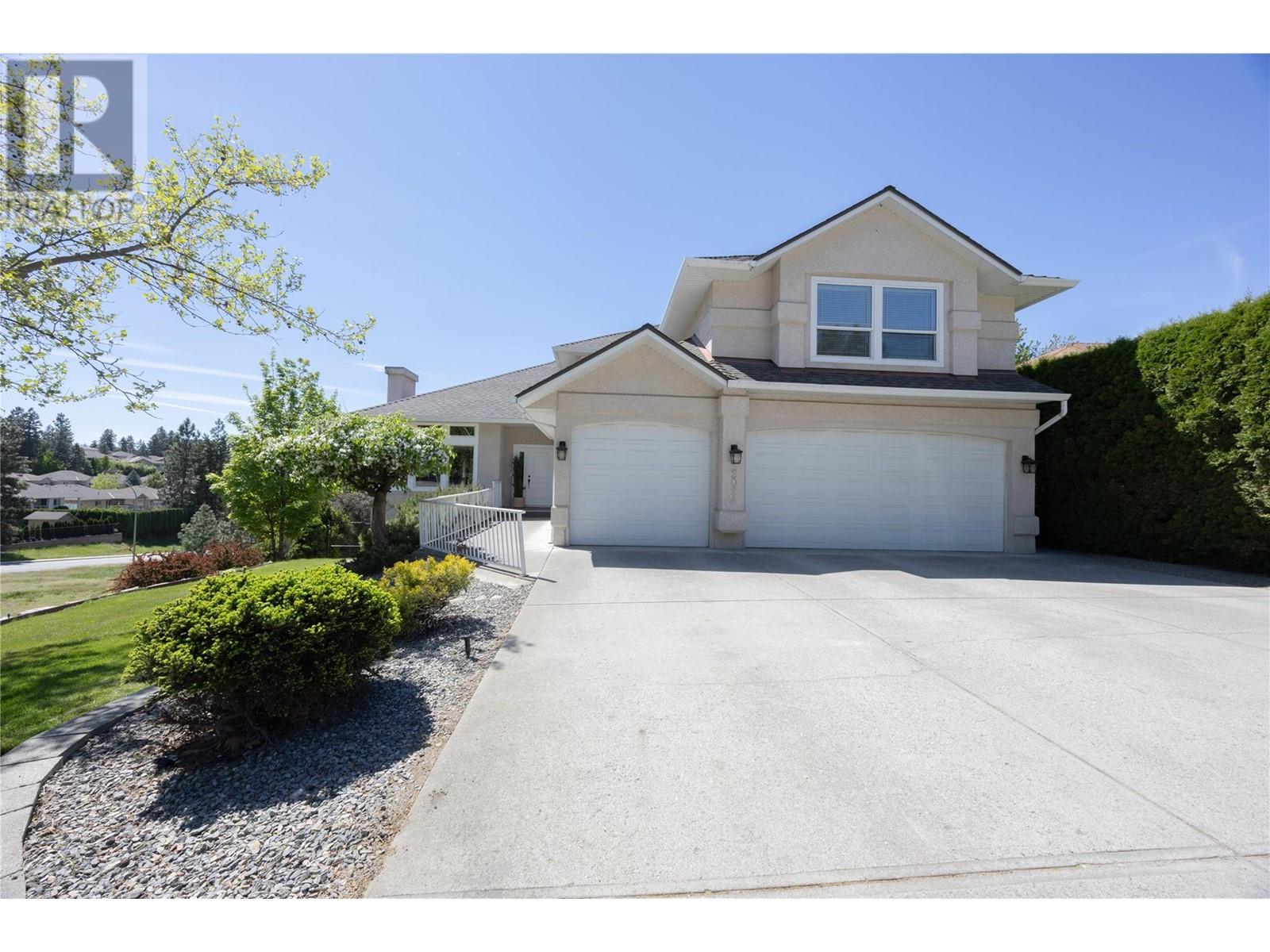  2094 Lillooet Crescent, Kelowna