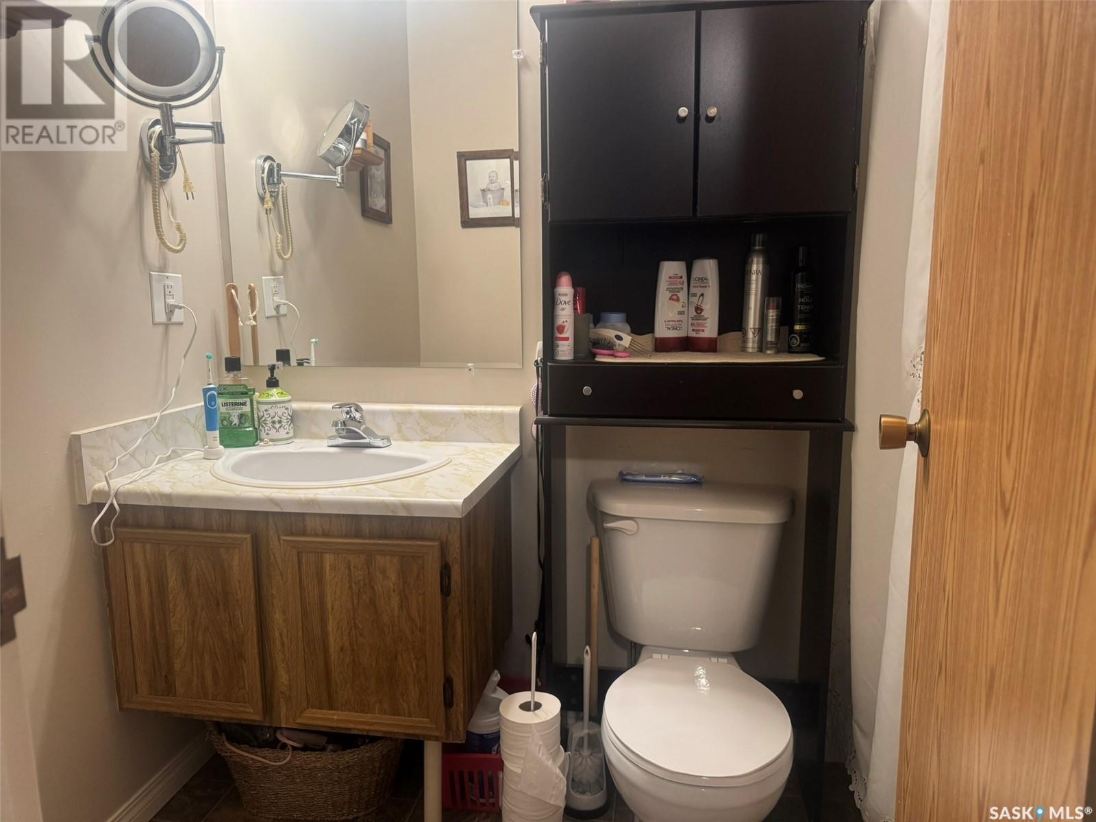 Photo 15 of 303 1808 Eaglesham Avenue, Weyburn SK