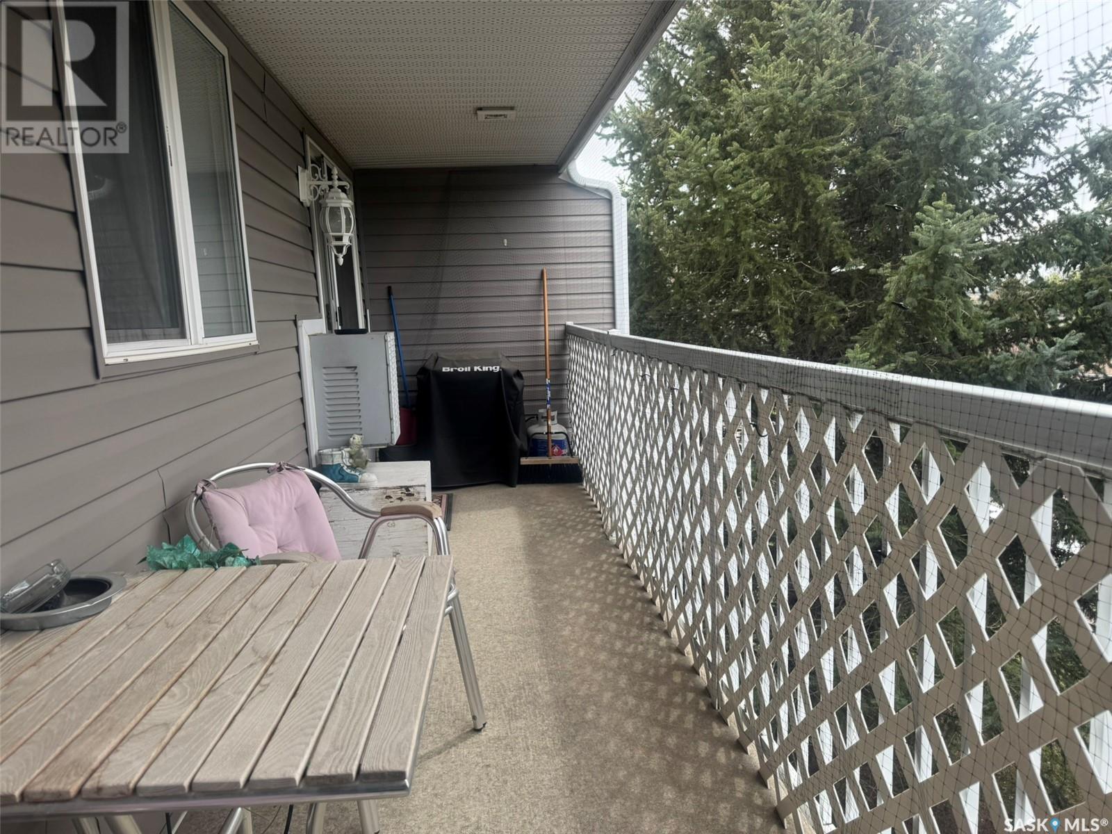 Photo 21 of 303 1808 Eaglesham Avenue, Weyburn SK