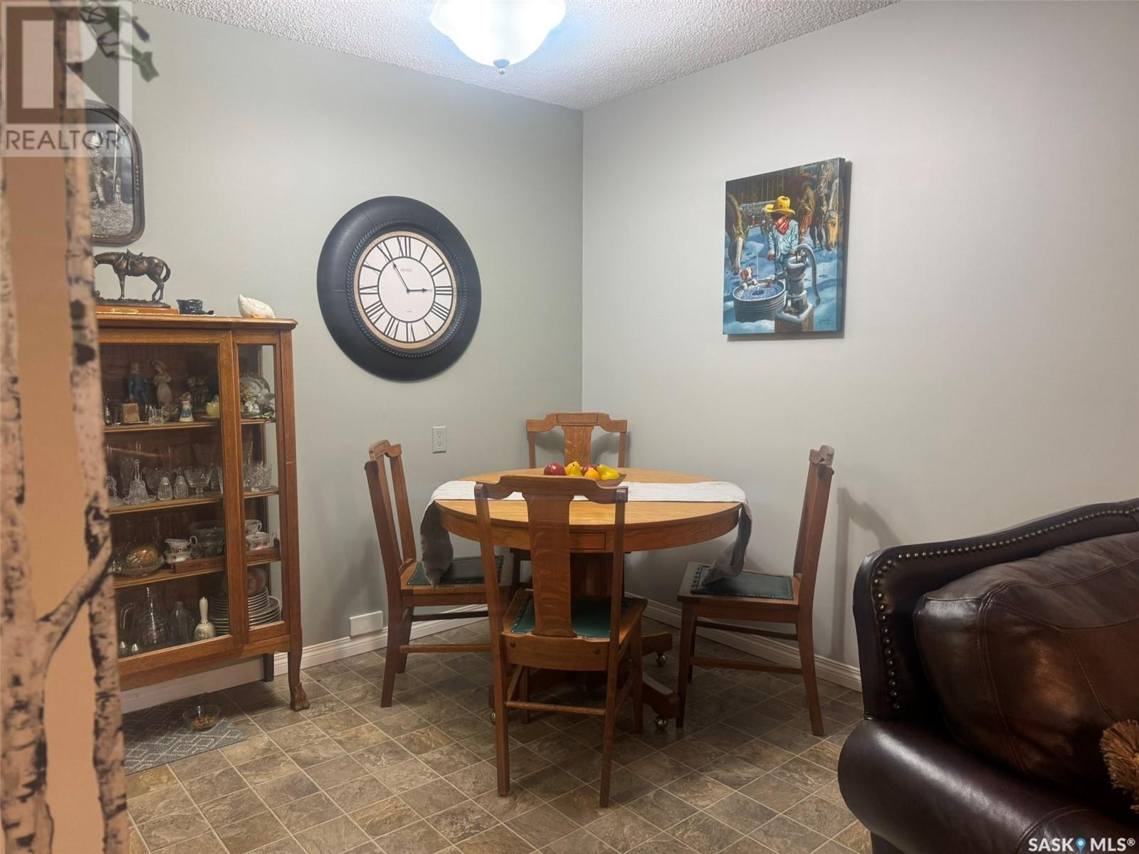 Photo 6 of 303 1808 Eaglesham Avenue, Weyburn SK