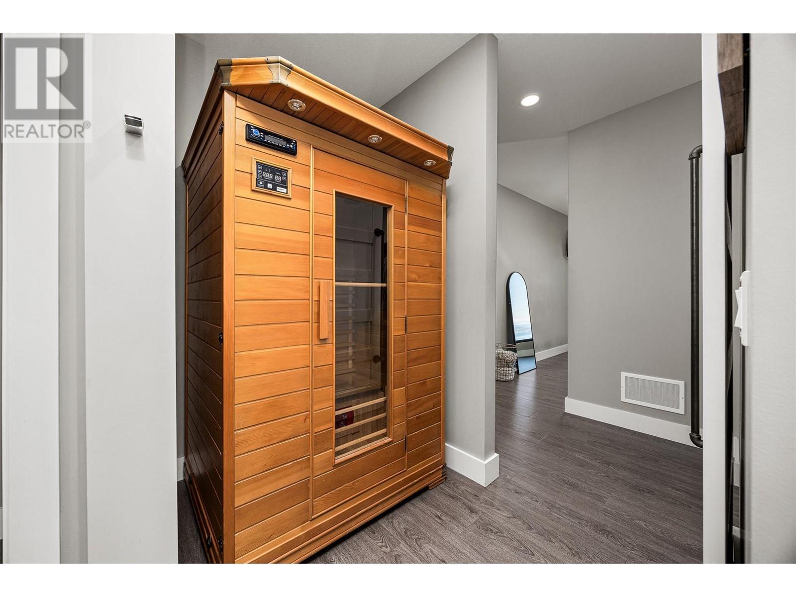  6101 Lakeshore Road, Kelowna