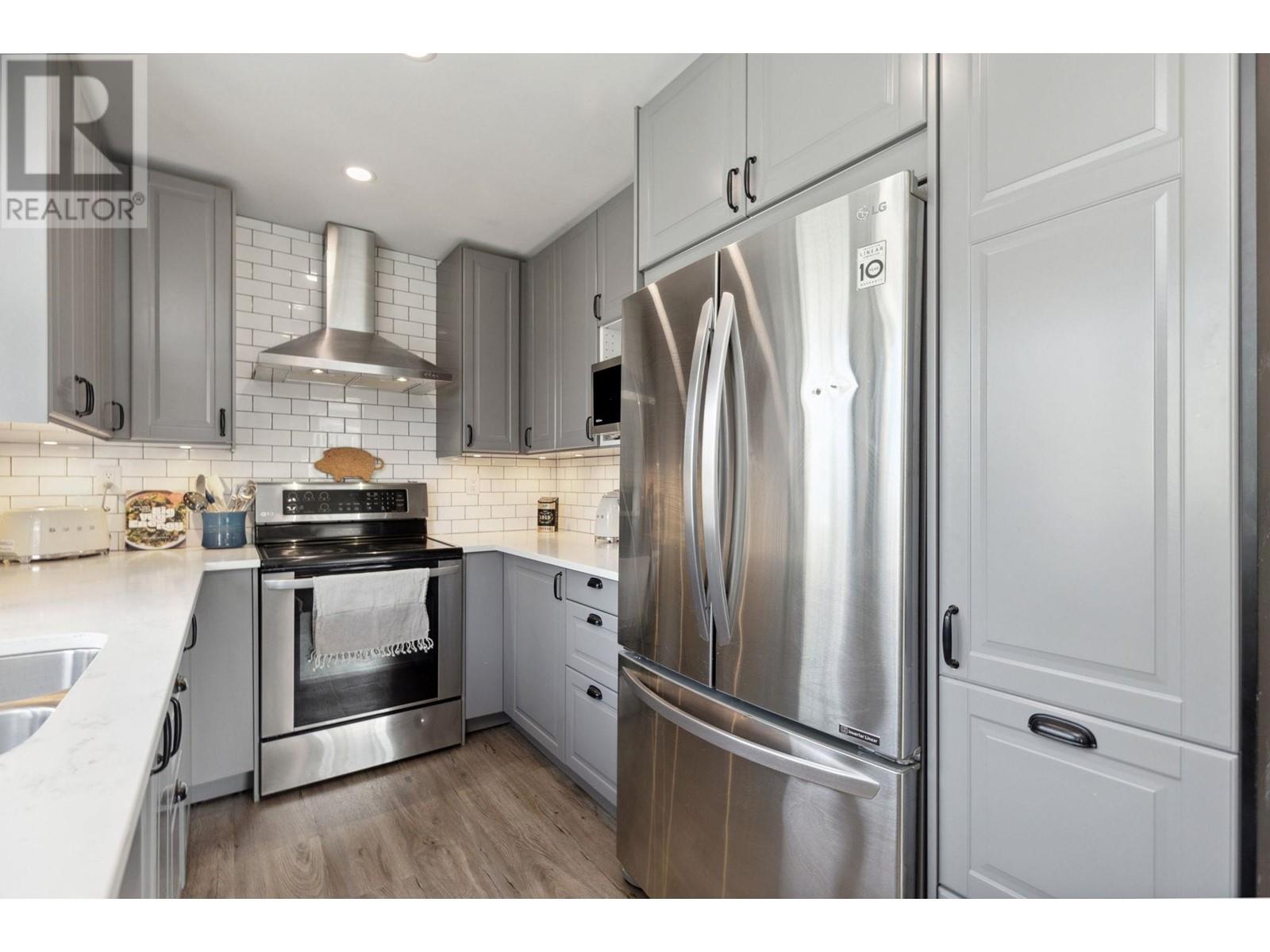20 3437 W 4TH AVENUE, Vancouver real estate listing R2995255