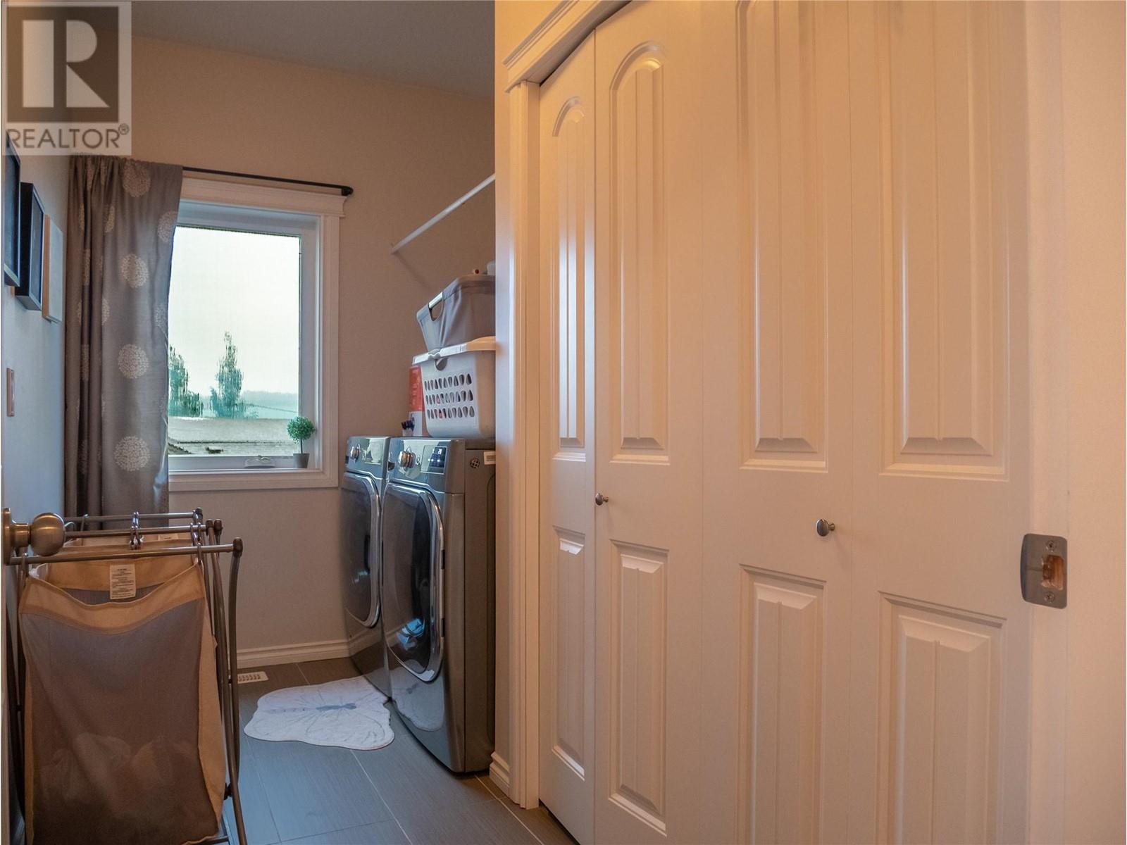 805 89 Avenue, Dawson Creek