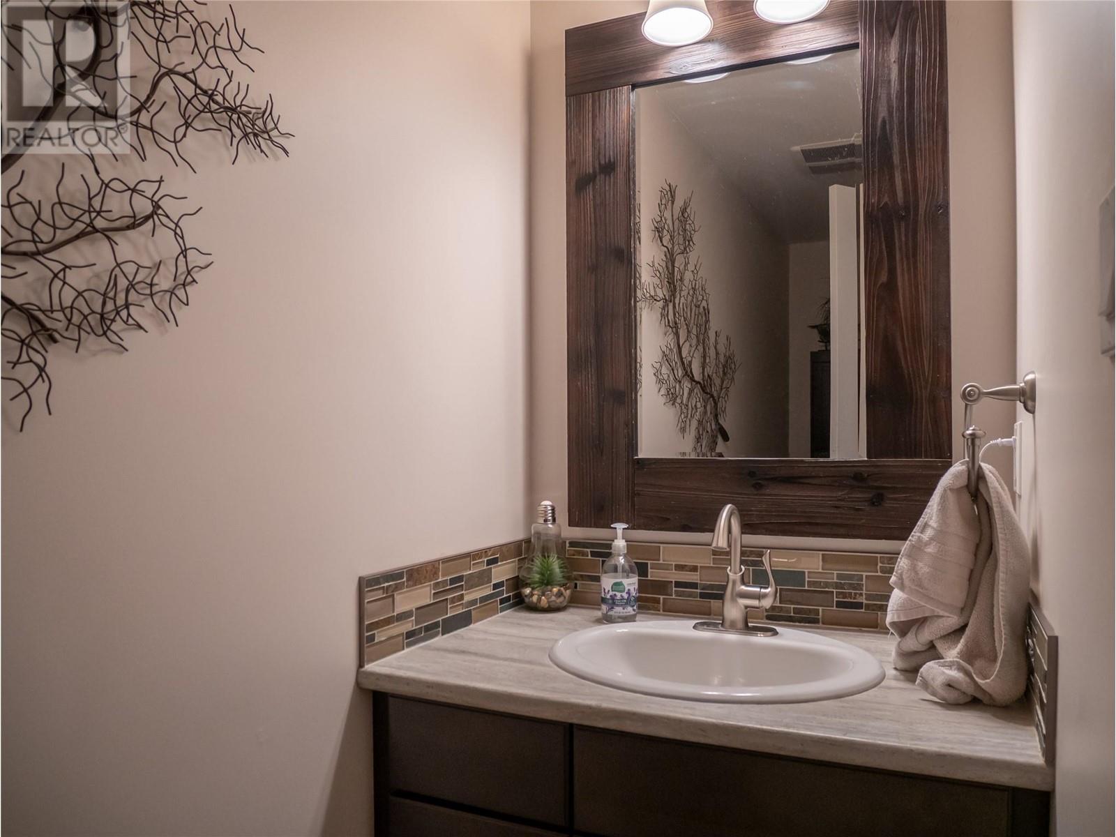 805 89 Avenue, Dawson Creek
