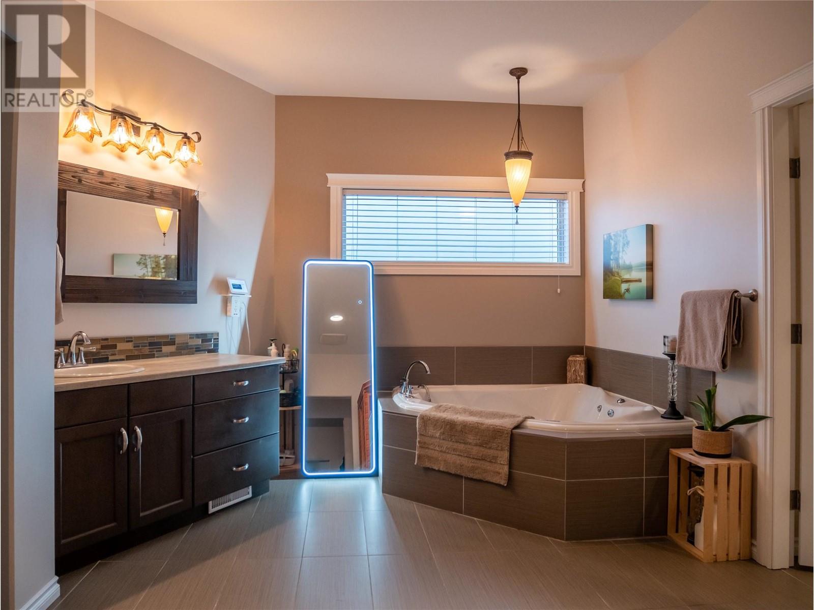 805 89 Avenue, Dawson Creek