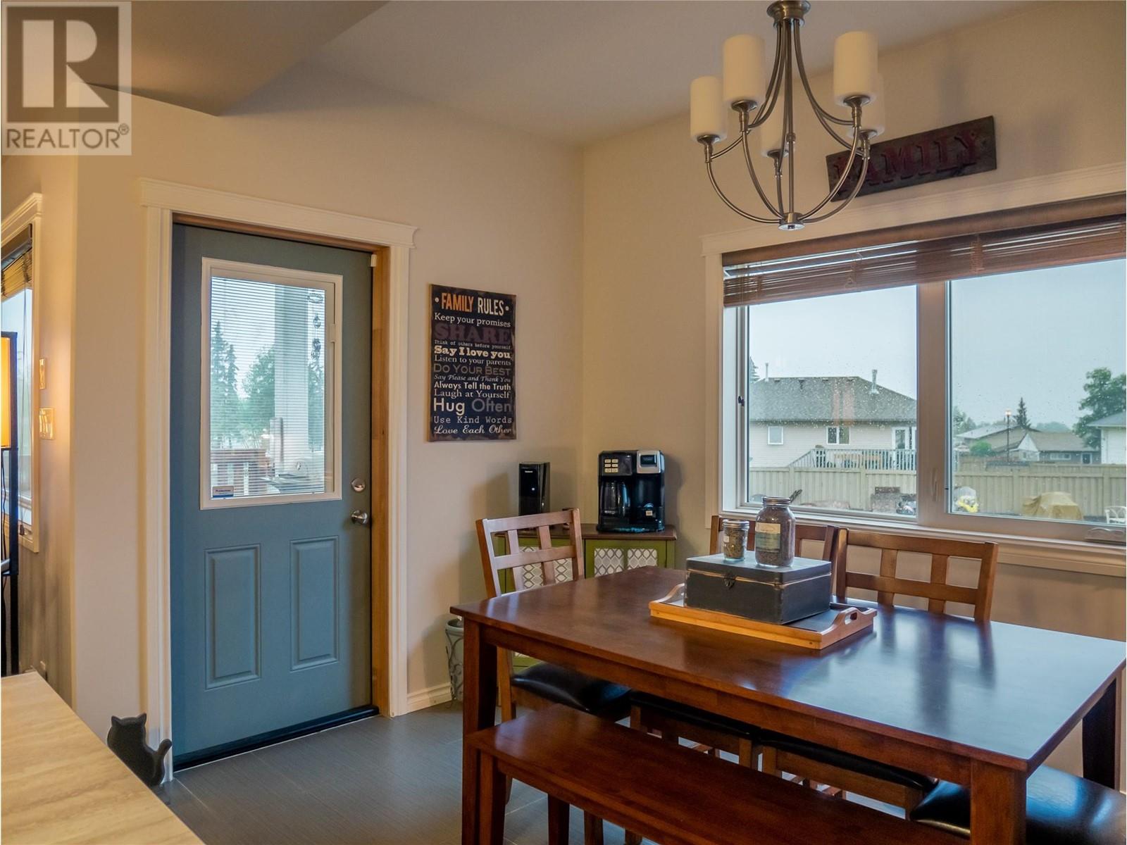 805 89 Avenue, Dawson Creek