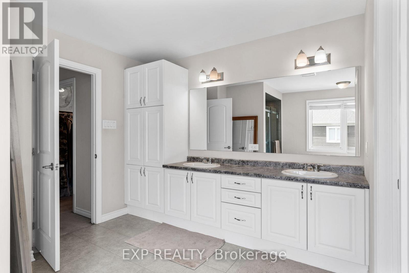Photo 13 of 206 Ponderosa Street, Ottawa ON