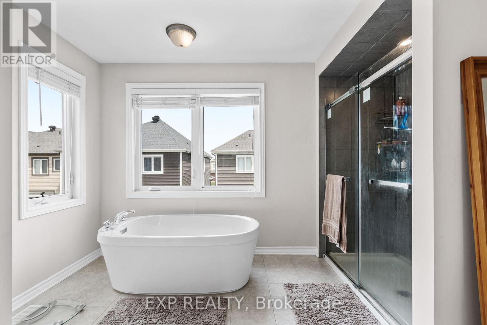 Photo 14 of 206 Ponderosa Street, Ottawa ON