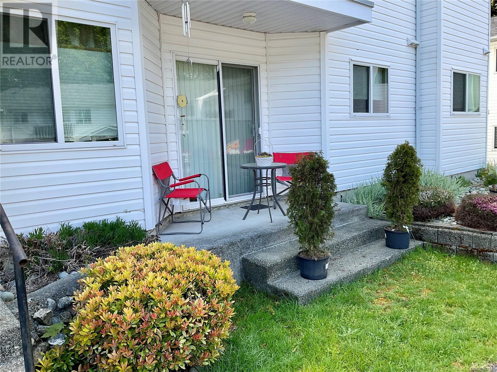 211 Madill Rd, Lake Cowichan - Exteriors - Photo 4