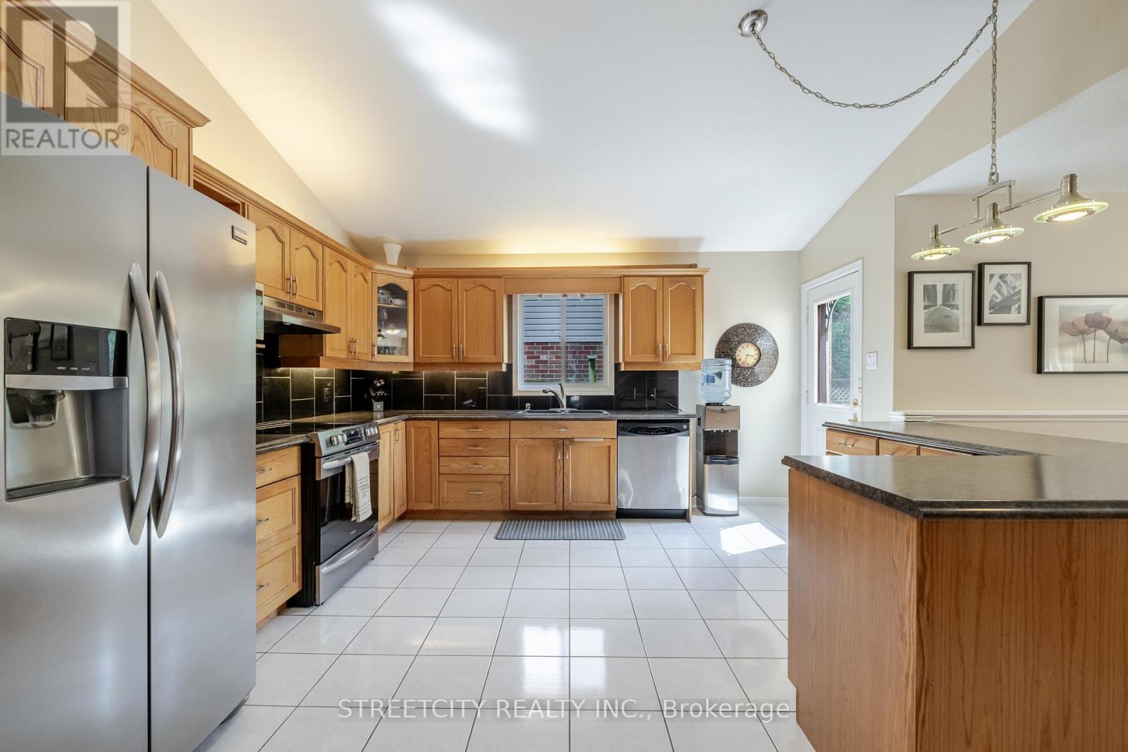 Single Family House for Sale in  ANDREA CRESCENT Central Elgin (Belmont) 