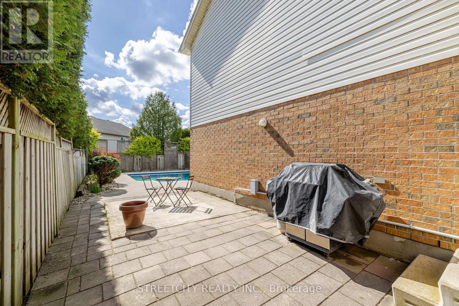 Single Family House for Sale in  ANDREA CRESCENT Central Elgin (Belmont) 