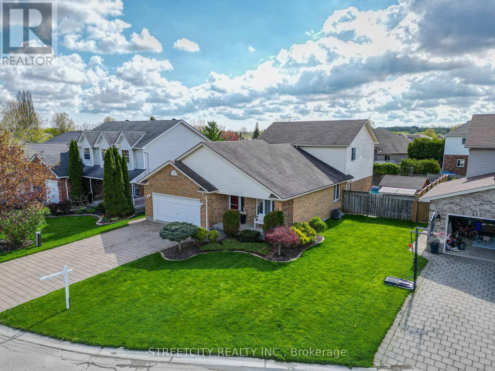Single Family House for Sale in  ANDREA CRESCENT Central Elgin (Belmont) 