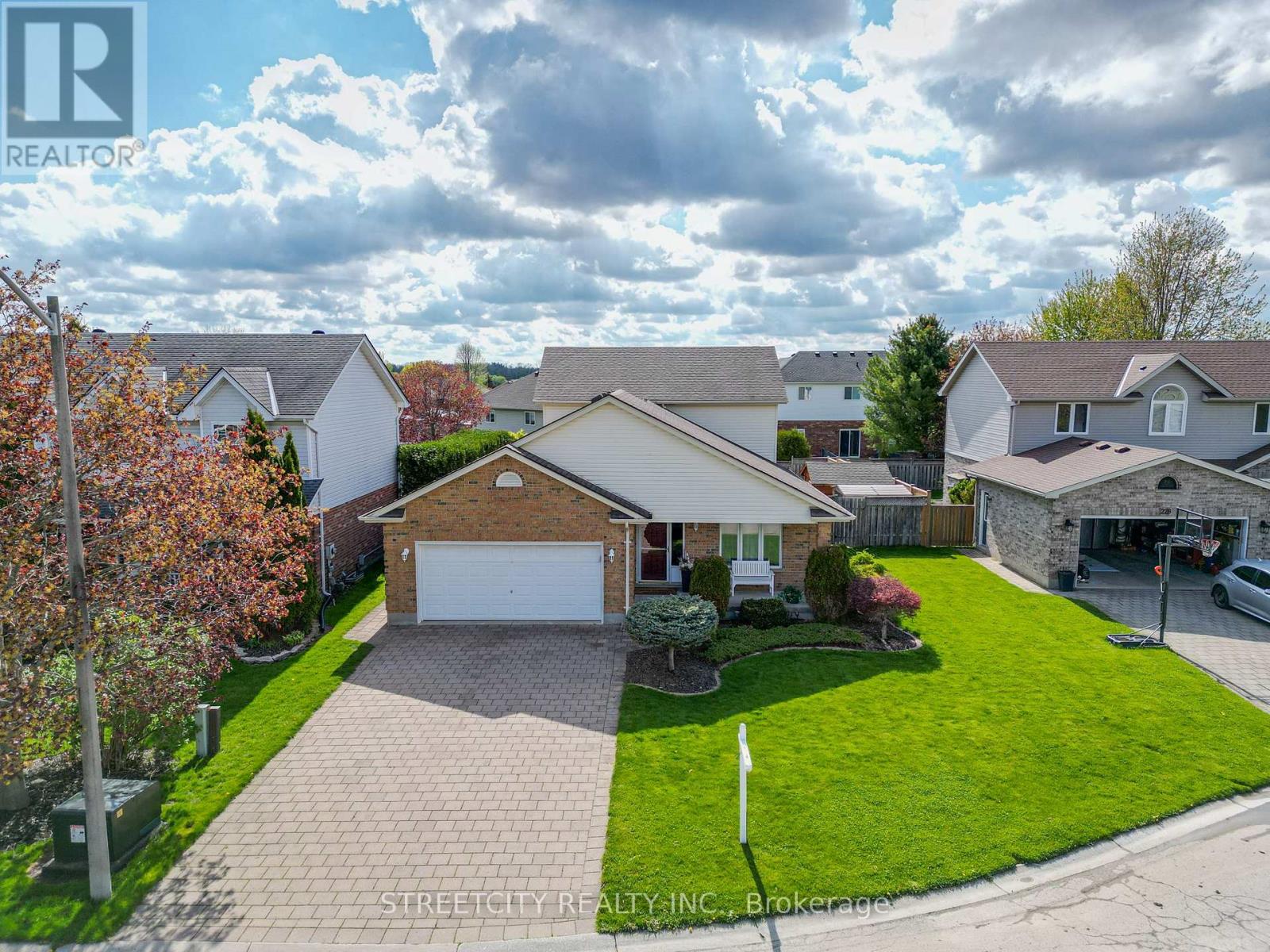 Single Family House for Sale in  ANDREA CRESCENT Central Elgin (Belmont) 