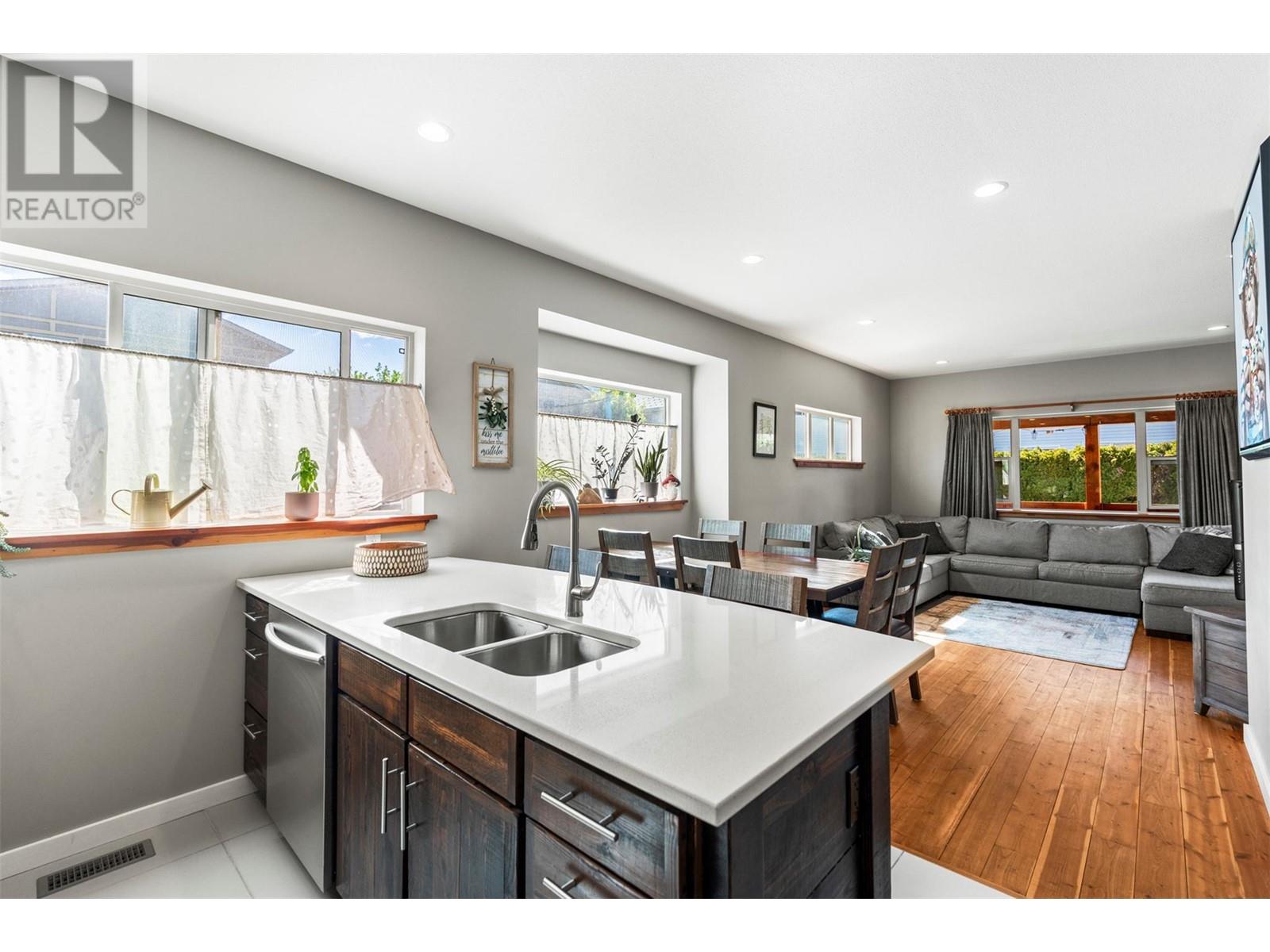 2650 Pleasant Valley Road Unit# 3, Armstrong
