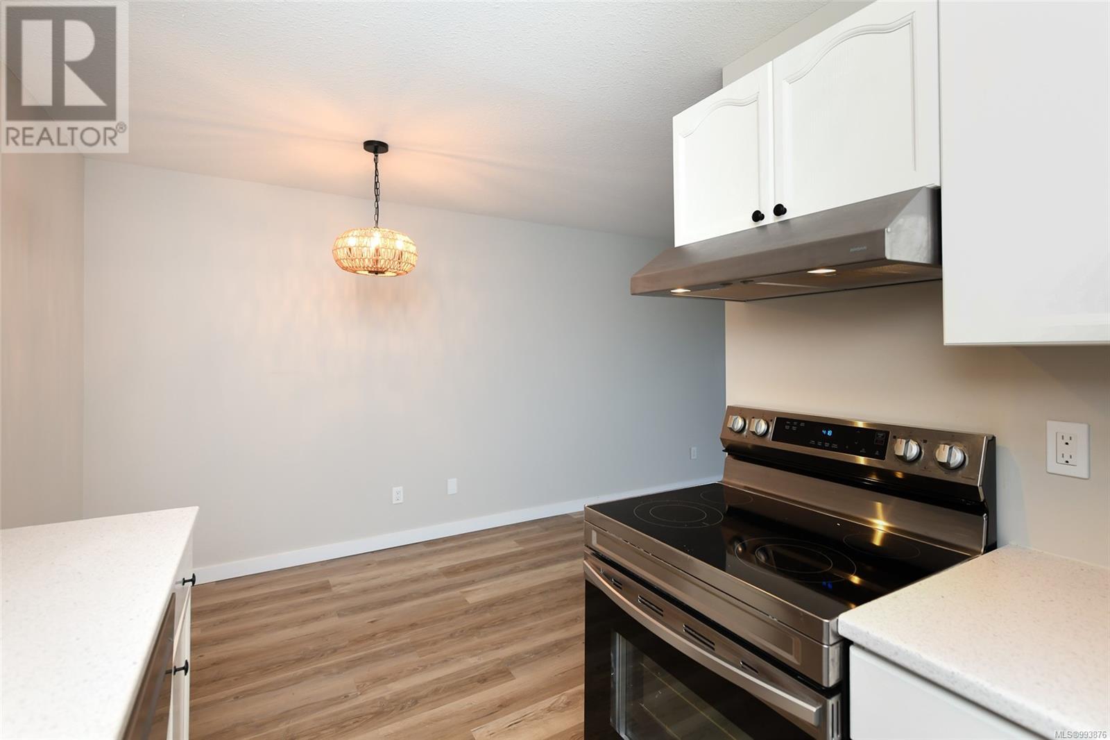 310 1045 Cumberland Rd, Courtenay
