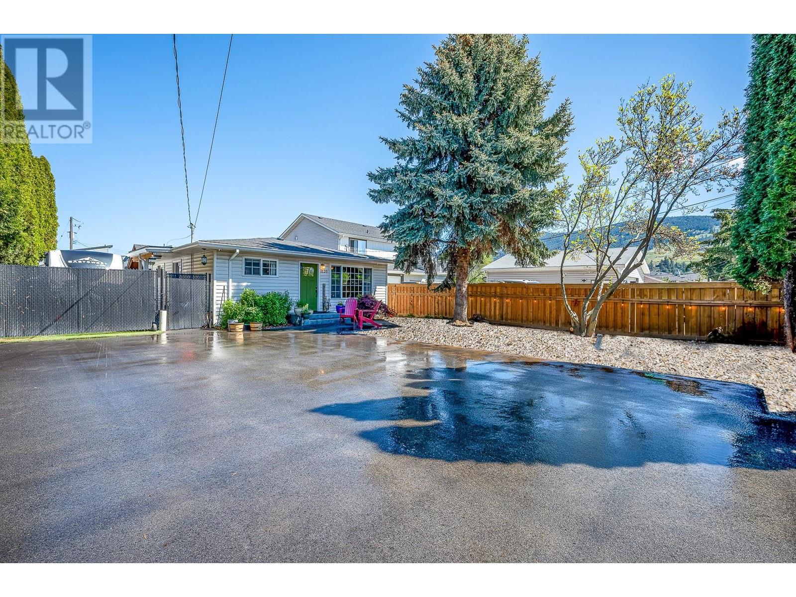  3120 Woodsdale Road, Lake Country