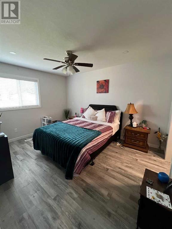 Photo 11 of 826 3rd Avenue, Beaverlodge AB