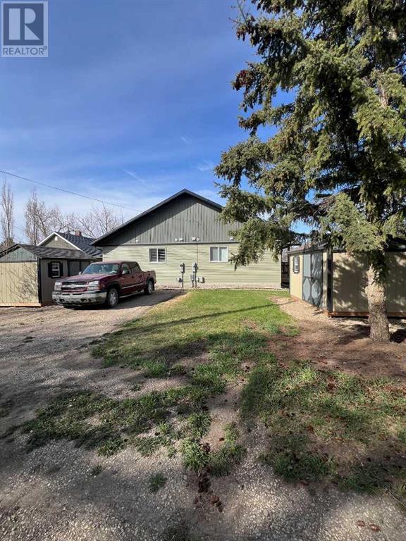 Photo 16 of 826 3rd Avenue, Beaverlodge AB