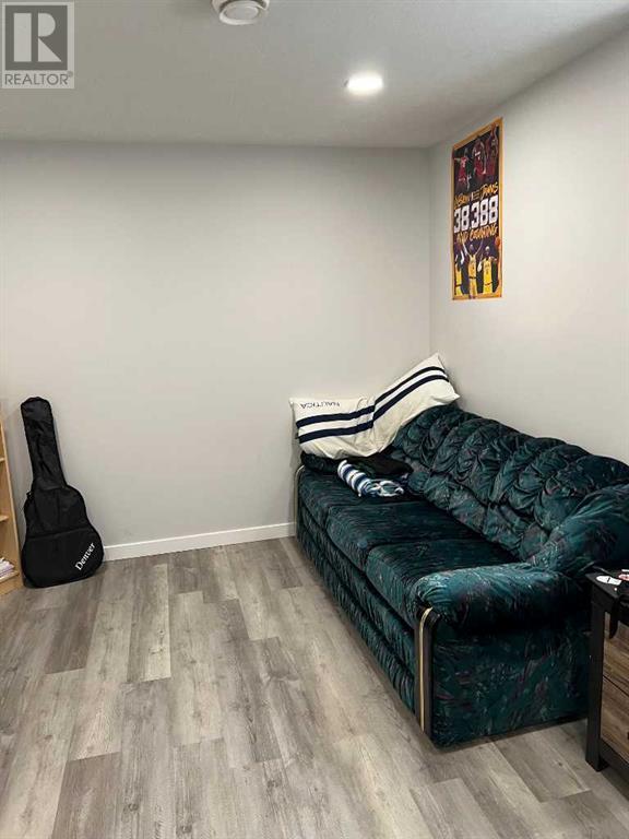 Photo 5 of 826 3rd Avenue, Beaverlodge AB