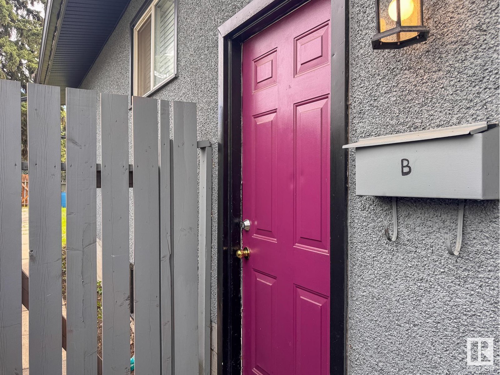 12107-12109 89 ST NW, Edmonton