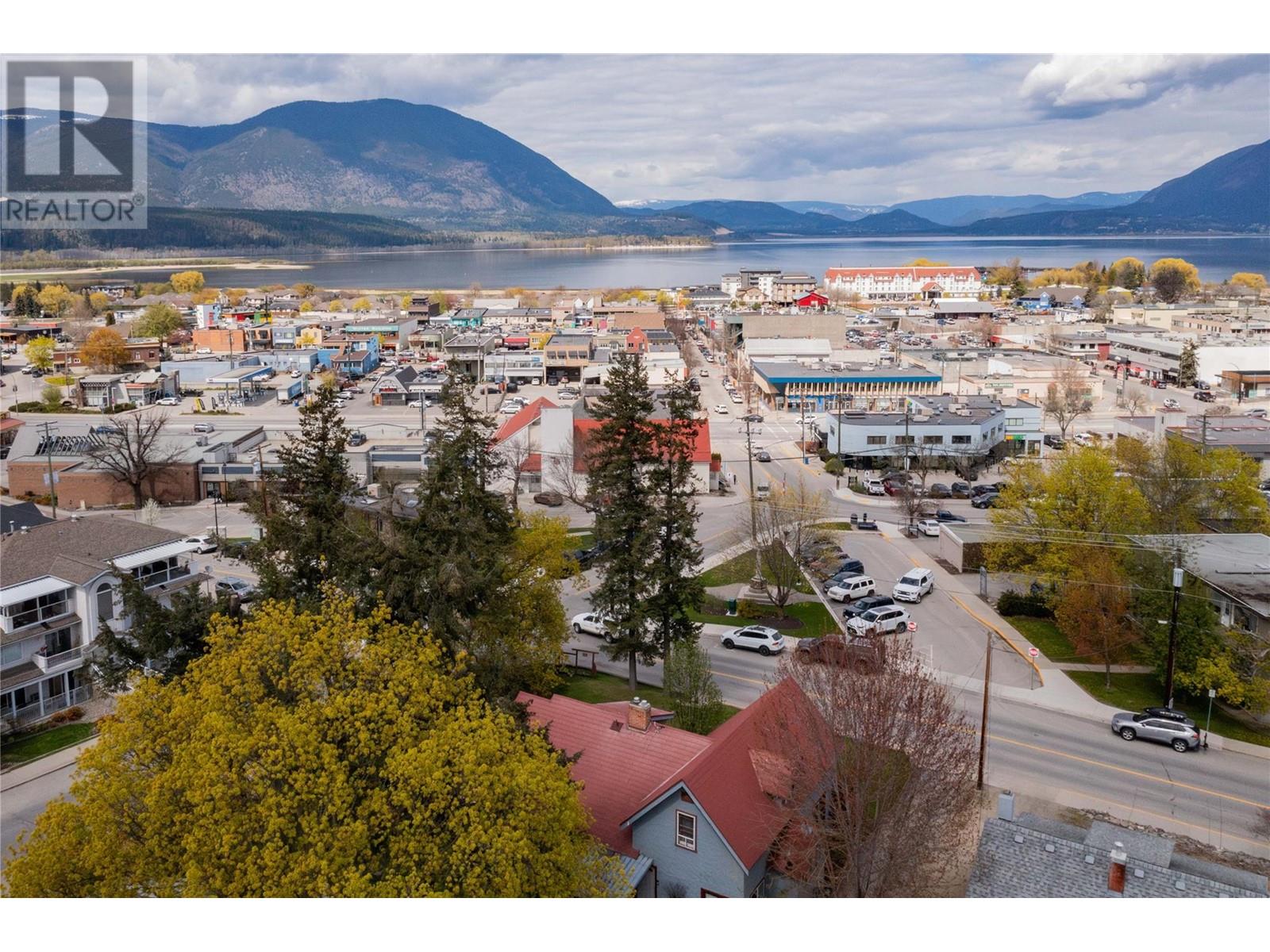 Photo 21 of 320 Okanagan Avenue Se, Salmon Arm BC