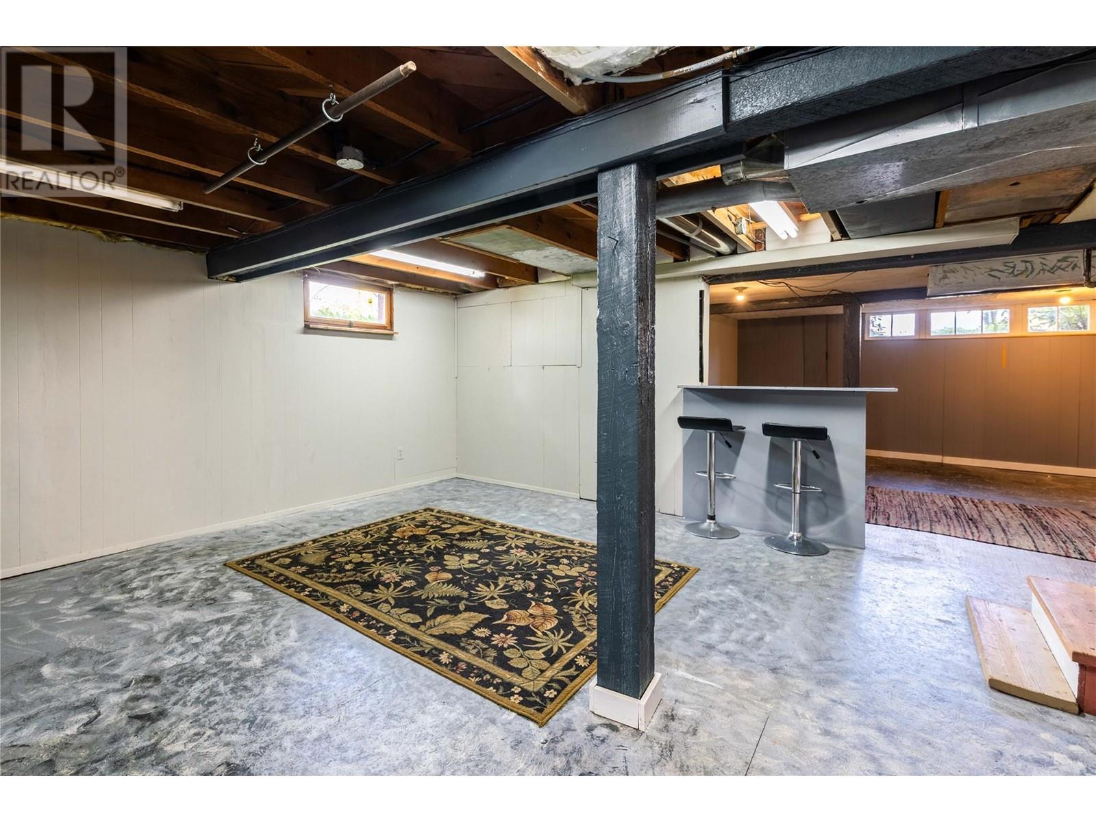 320 Okanagan Avenue SE - 17