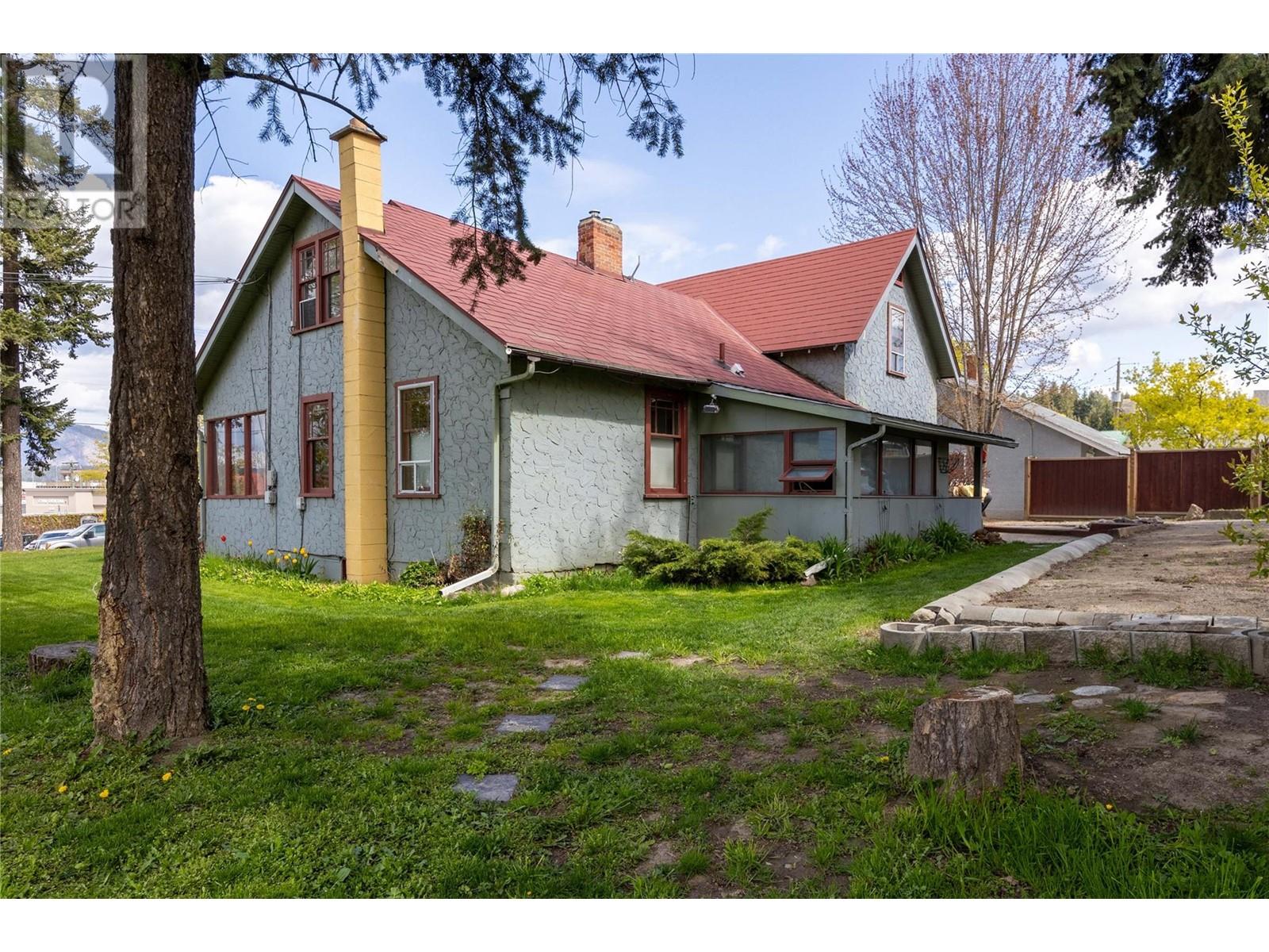 Photo 25 of 320 Okanagan Avenue Se, Salmon Arm BC