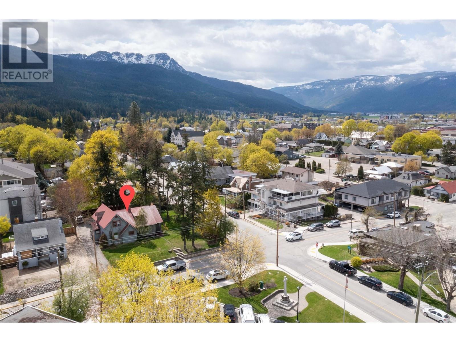 Photo 22 of 320 Okanagan Avenue Se, Salmon Arm BC