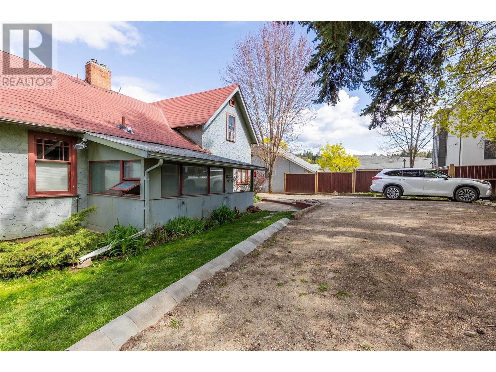 Photo 24 of 320 Okanagan Avenue Se, Salmon Arm BC