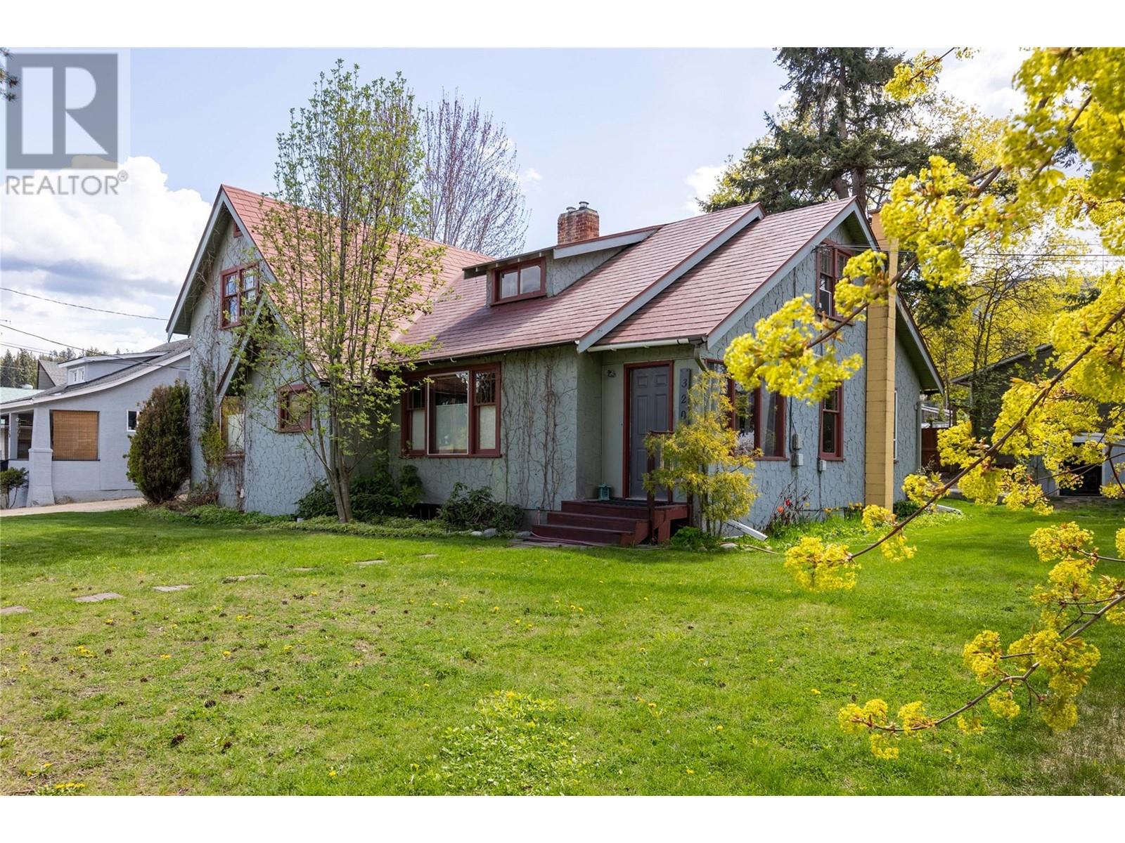 Photo 12 of 320 Okanagan Avenue Se, Salmon Arm BC