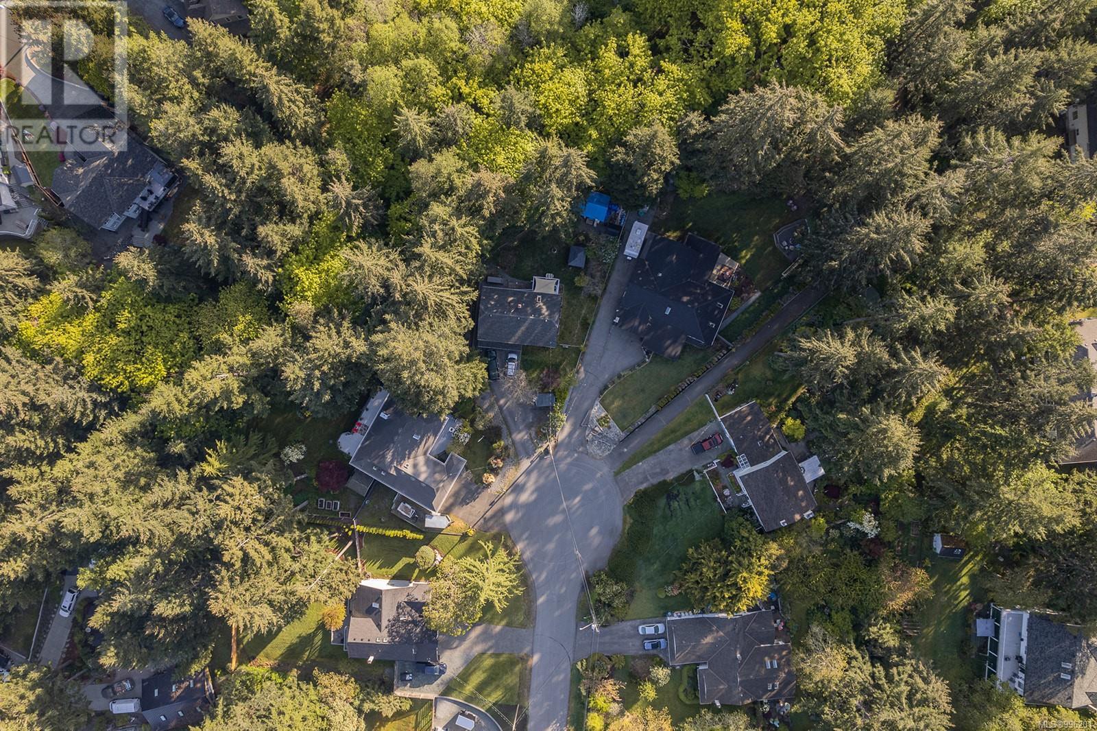Photo 7 of 1220 Margaret Pl, Duncan BC